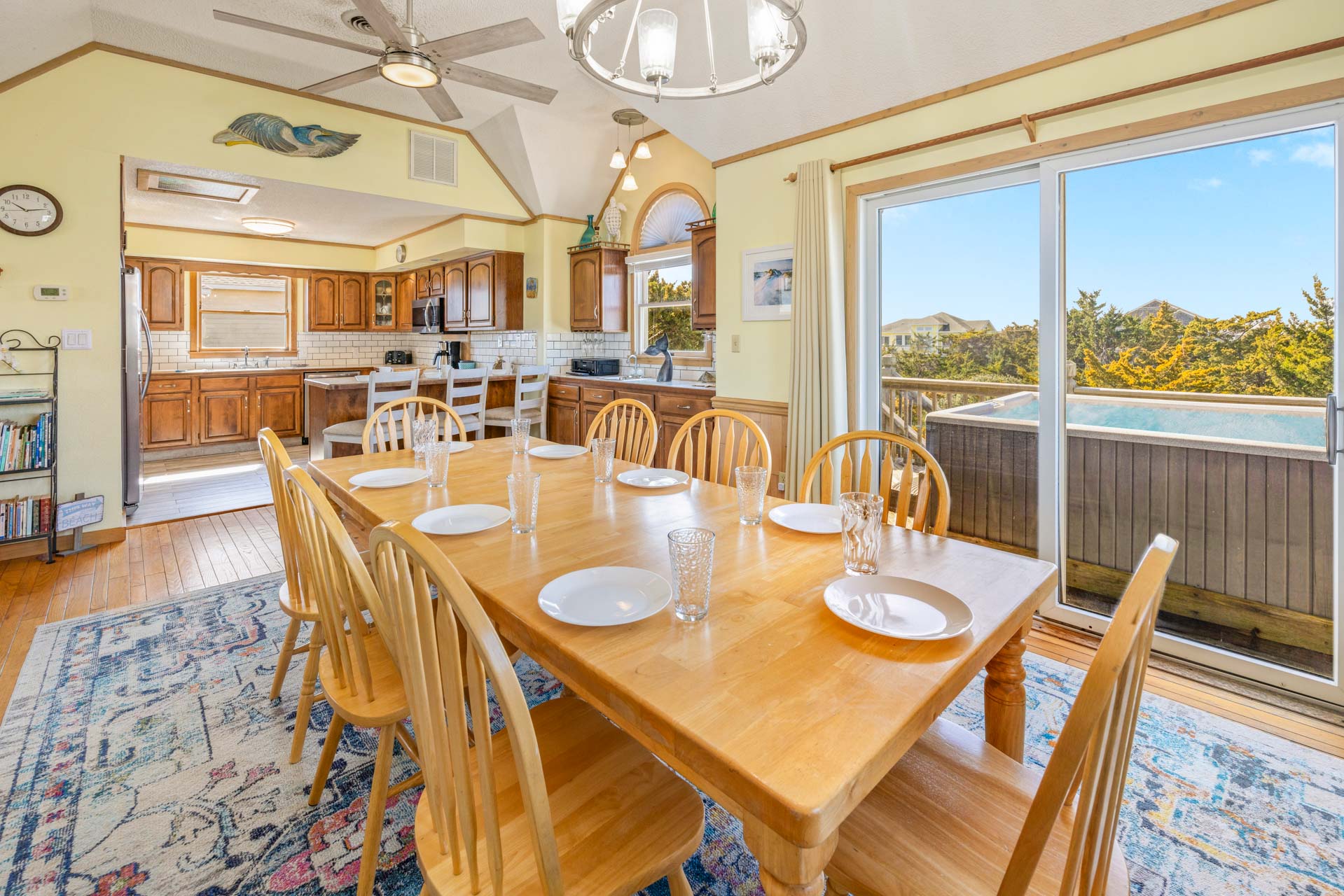 Surf Or Sound Realty 1094 Sea Lady Dining Area 2