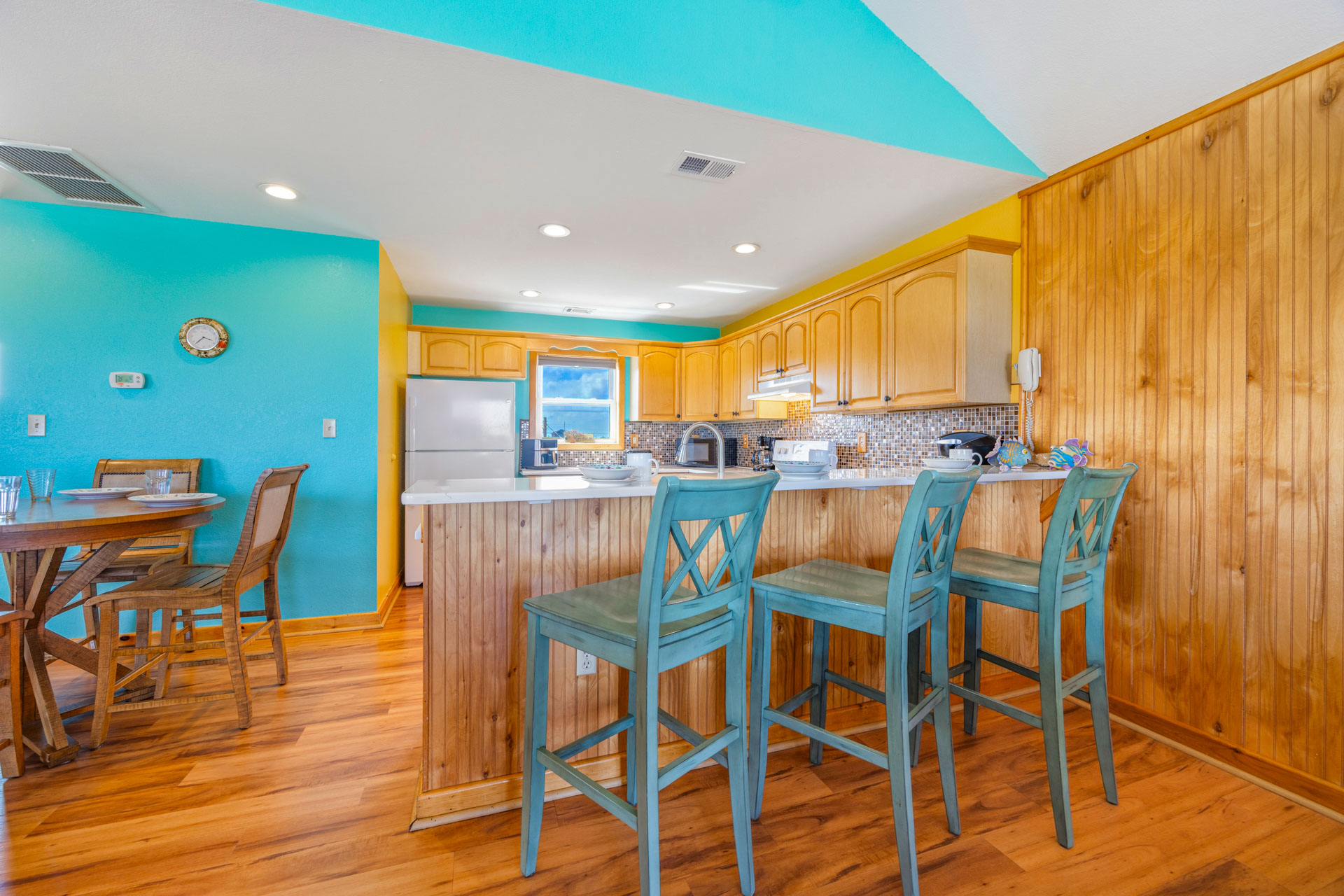 Surf Or Sound Realty 706 Beach Play Kitchen 4