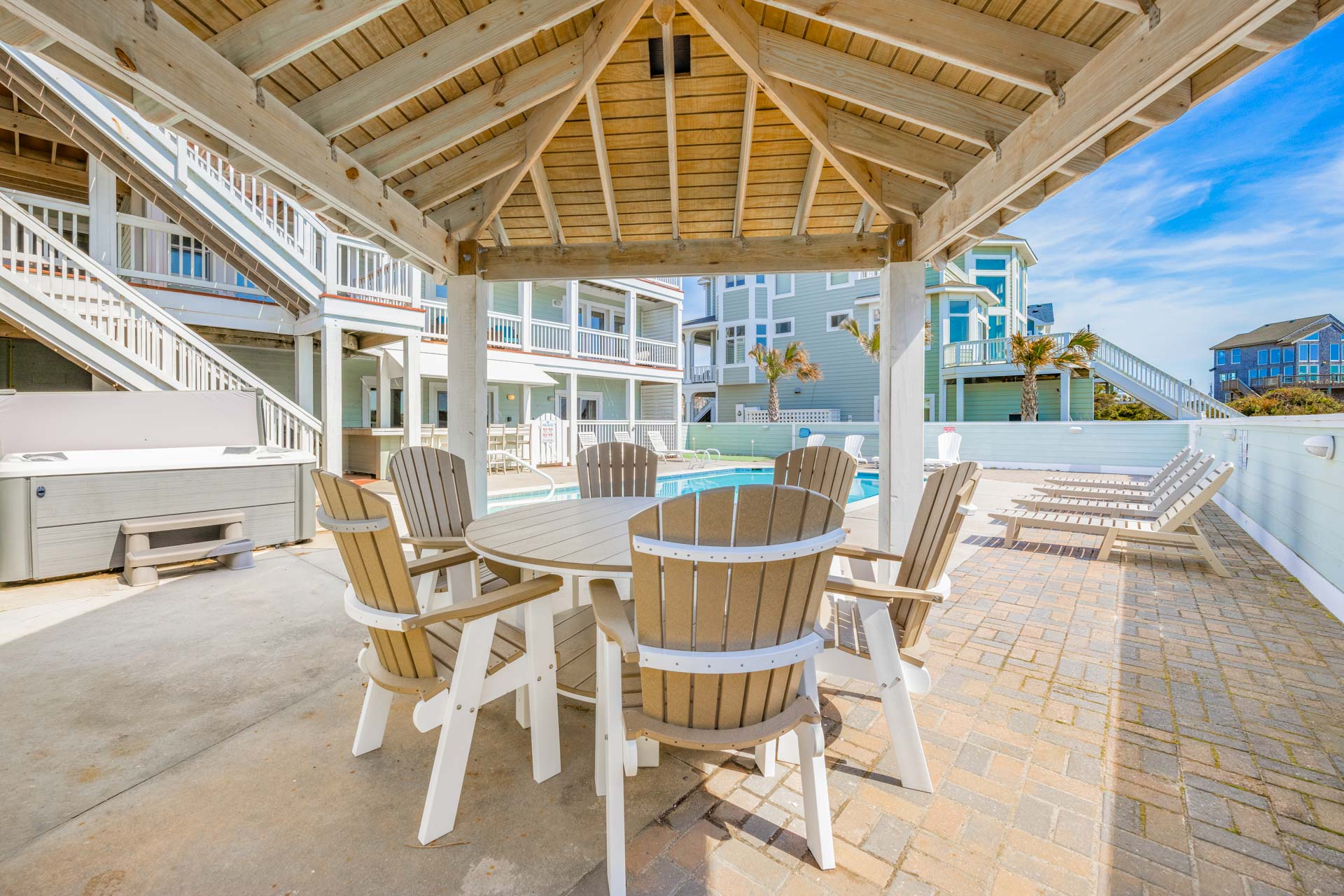 Surf Or Sound Realty 1126 Splash Landing Pool Area 1