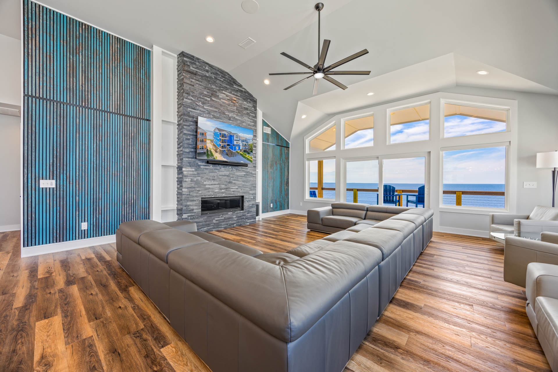 Surf Or Sound Realty 1204 Ocean's 12 Great Room 7