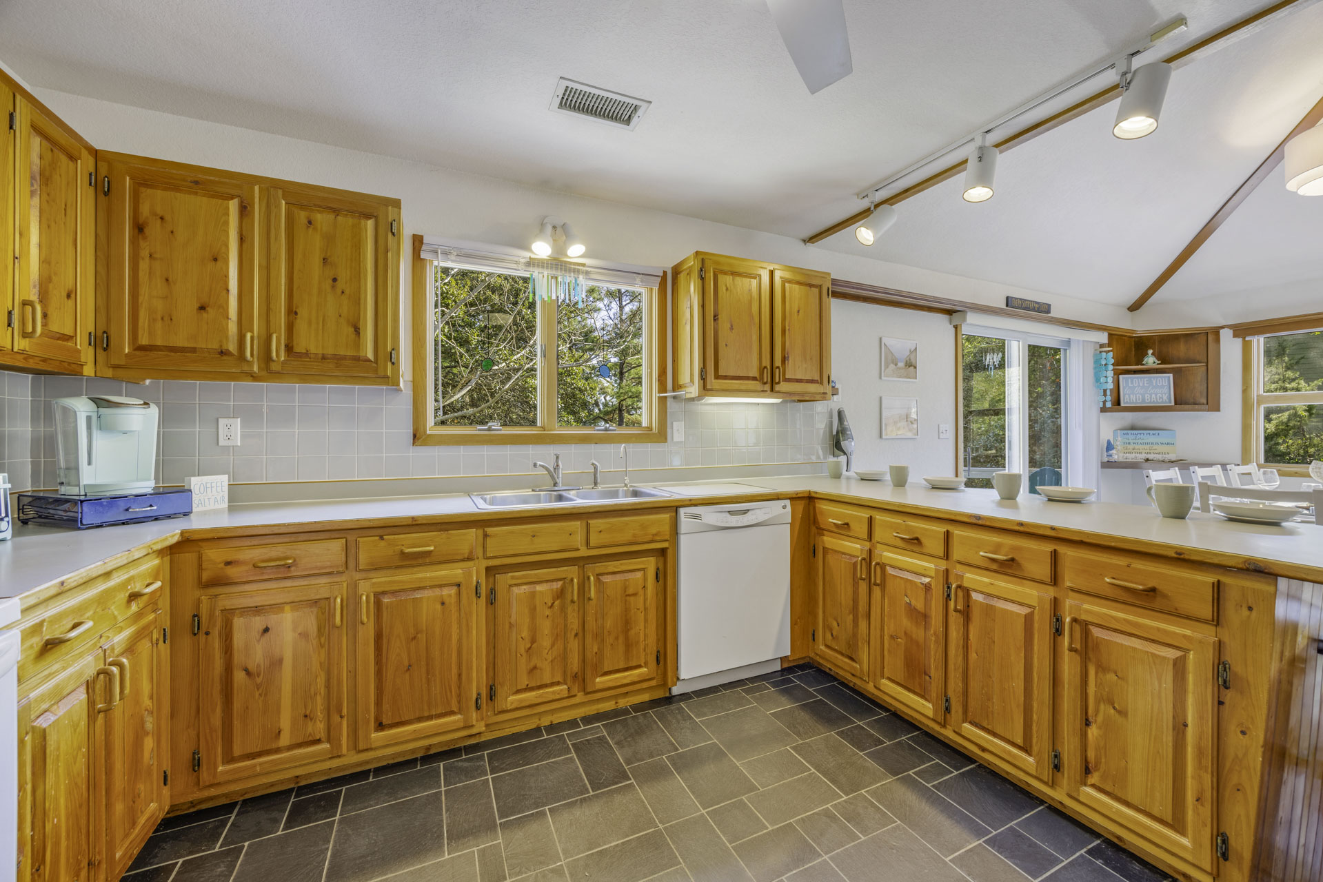 Surf Or Sound Realty 1242 Our Happy Place Kitchen 4