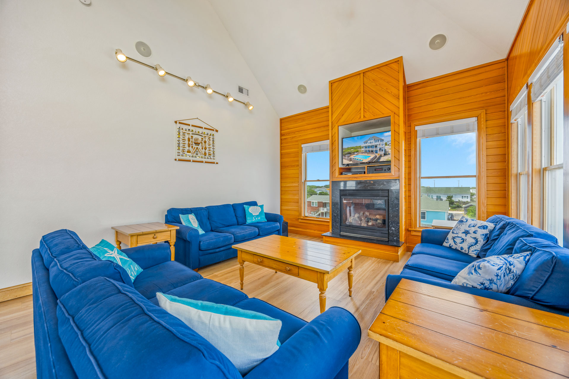 Surf Or Sound Realty 1251 Whispering Sands Great Room 3