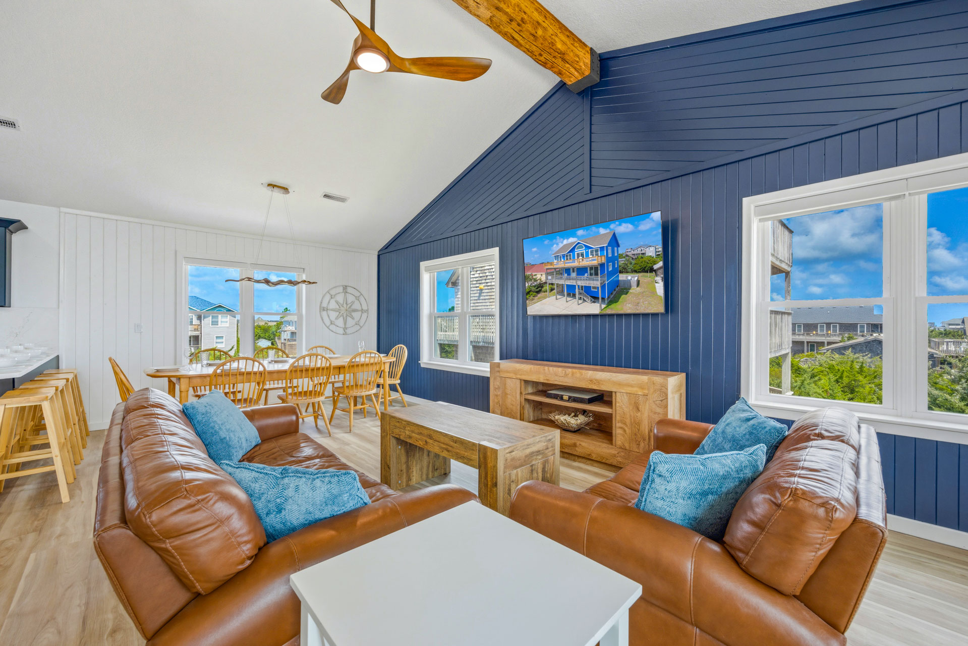 Surf Or Sound Realty 1245 Blue Wahoo Great Room 5