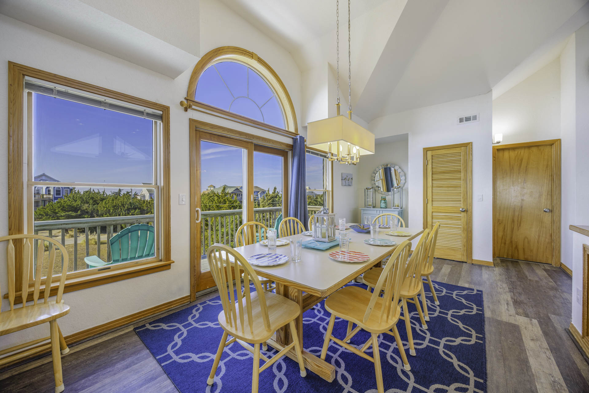 Surf Or Sound Realty 393 Sandfiddler Dining Area 3