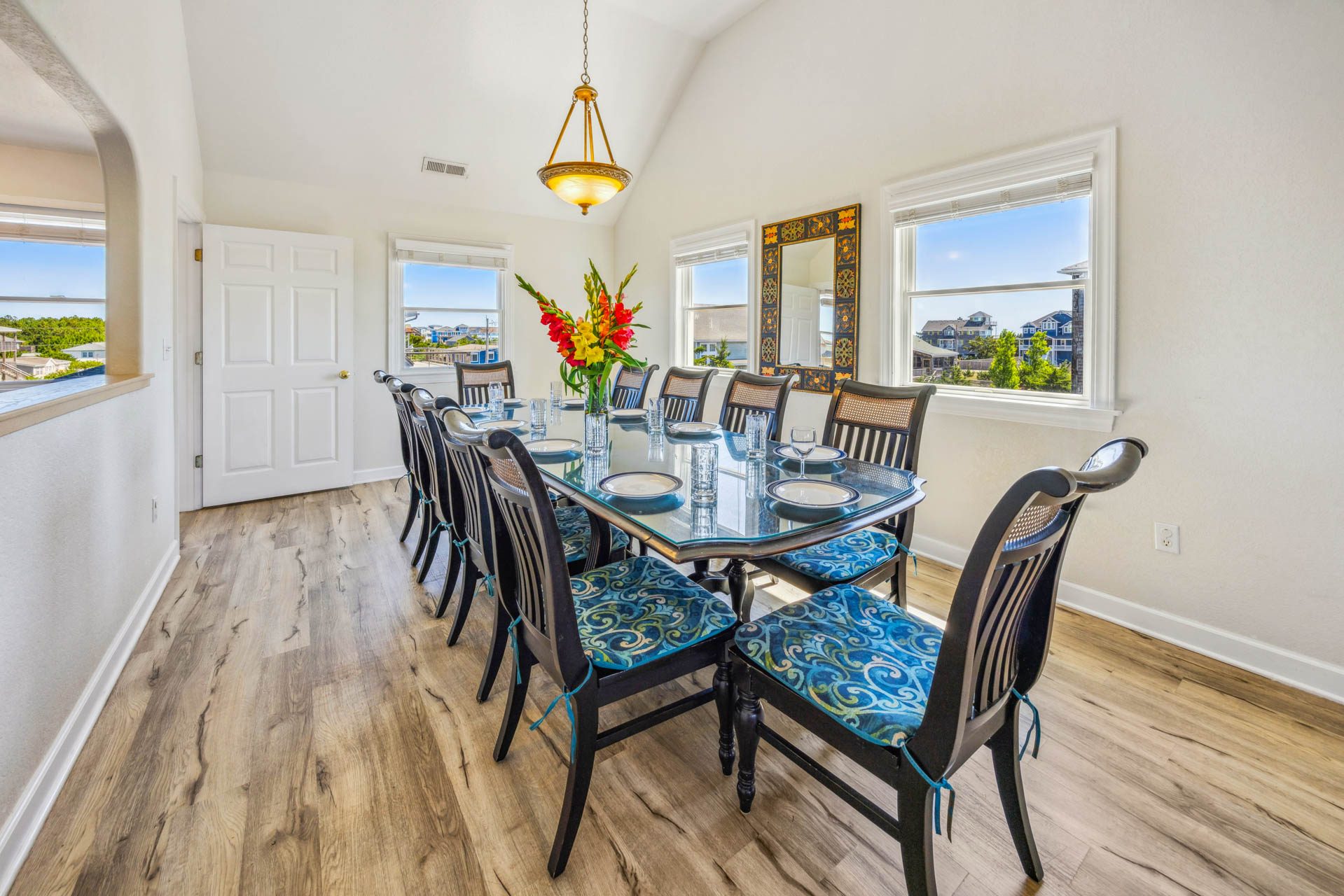 Surf Or Sound Realty 660 Beach Music Dining Area 2