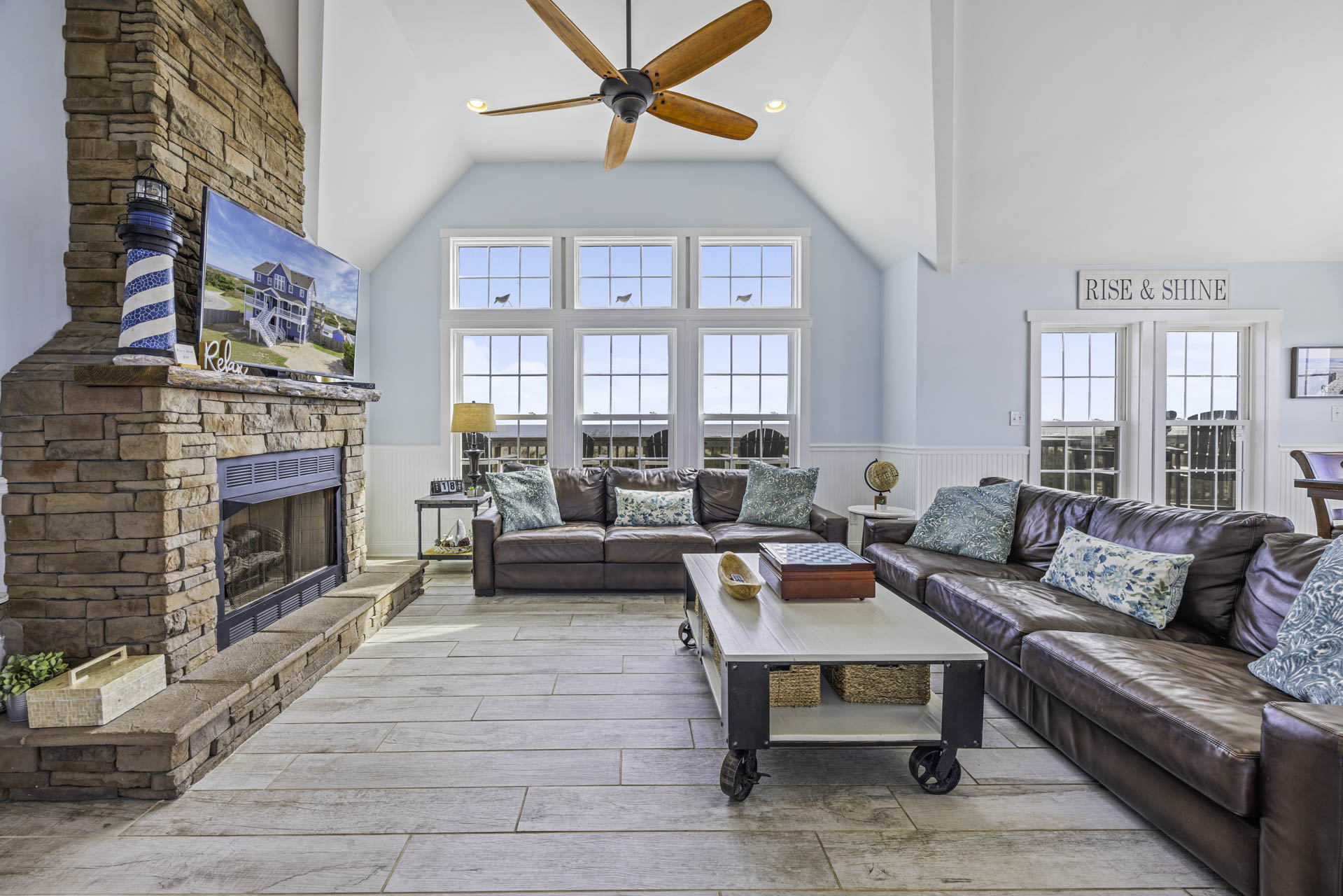 Surf Or Sound Realty 1231 Rise N Shine Great Room 3