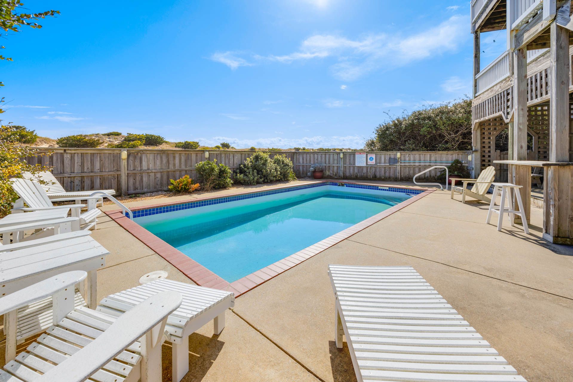 Surf Or Sound Realty 377 Hatteras Moon Pool Area 4