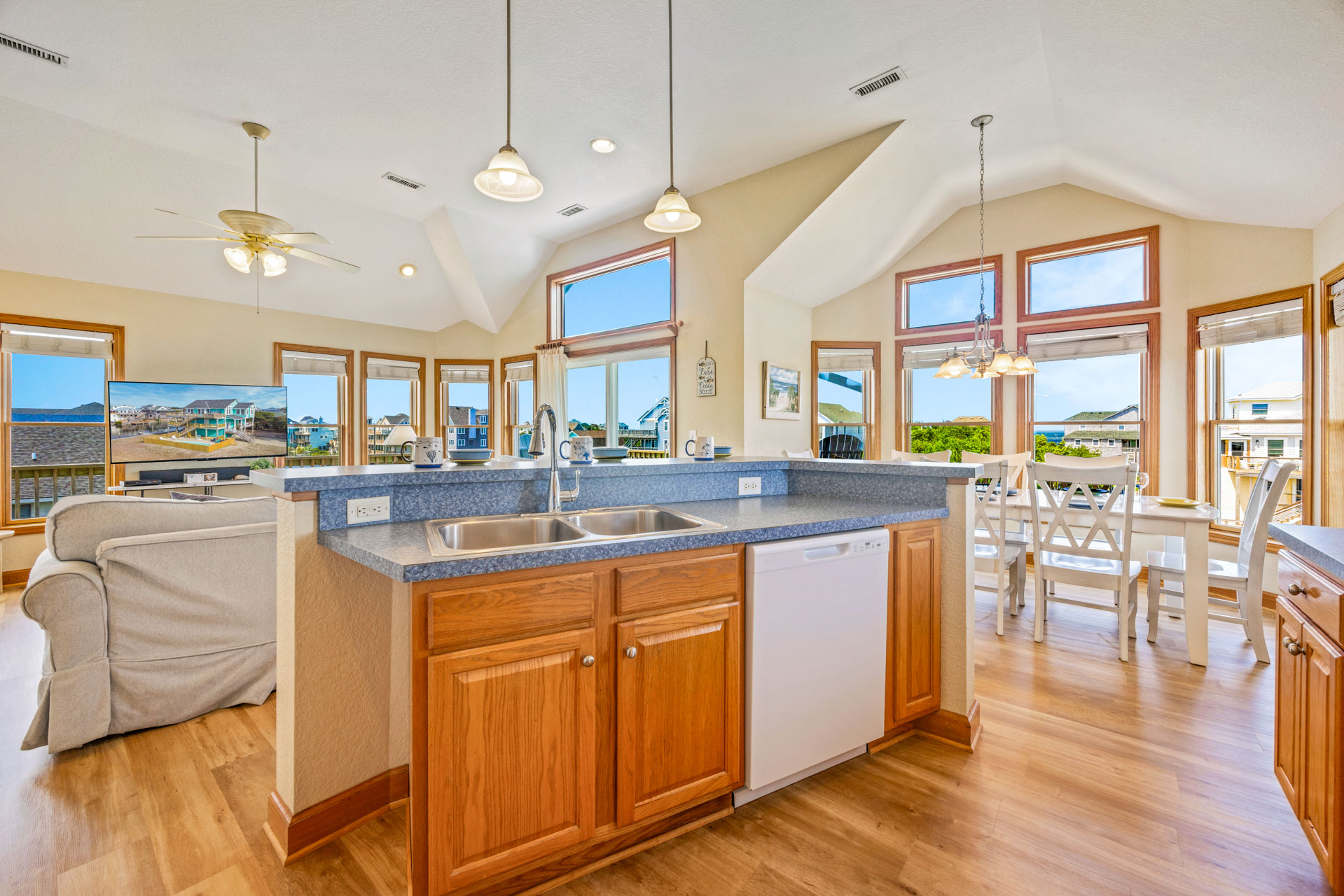 Surf Or Sound Realty 1012 Summer School Kitchen 3
