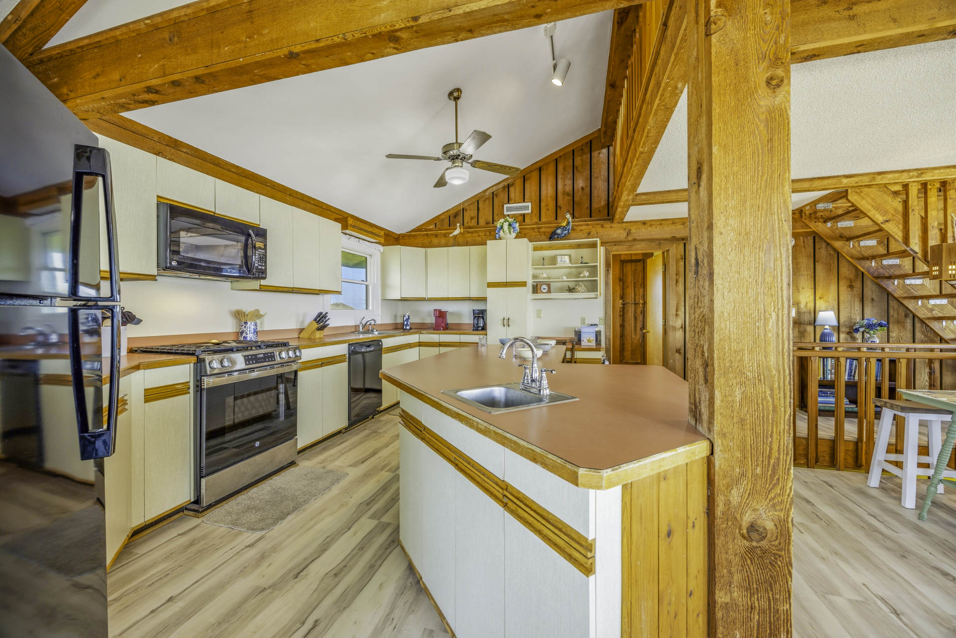 Surf Or Sound Realty 1222 Beachfront Bliss Kitchen 6