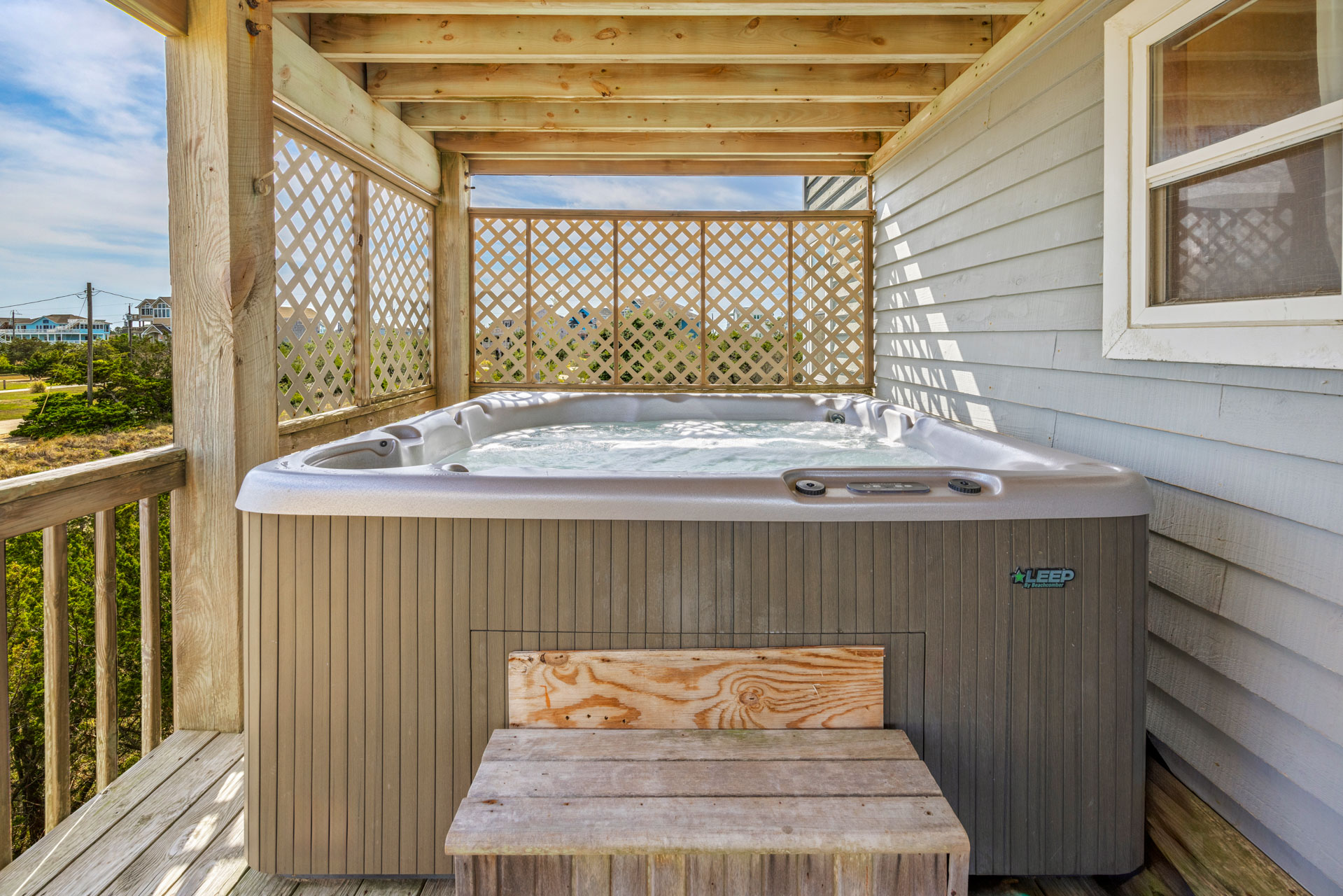 Surf Or Sound Realty 605 Intuition Hot Tub