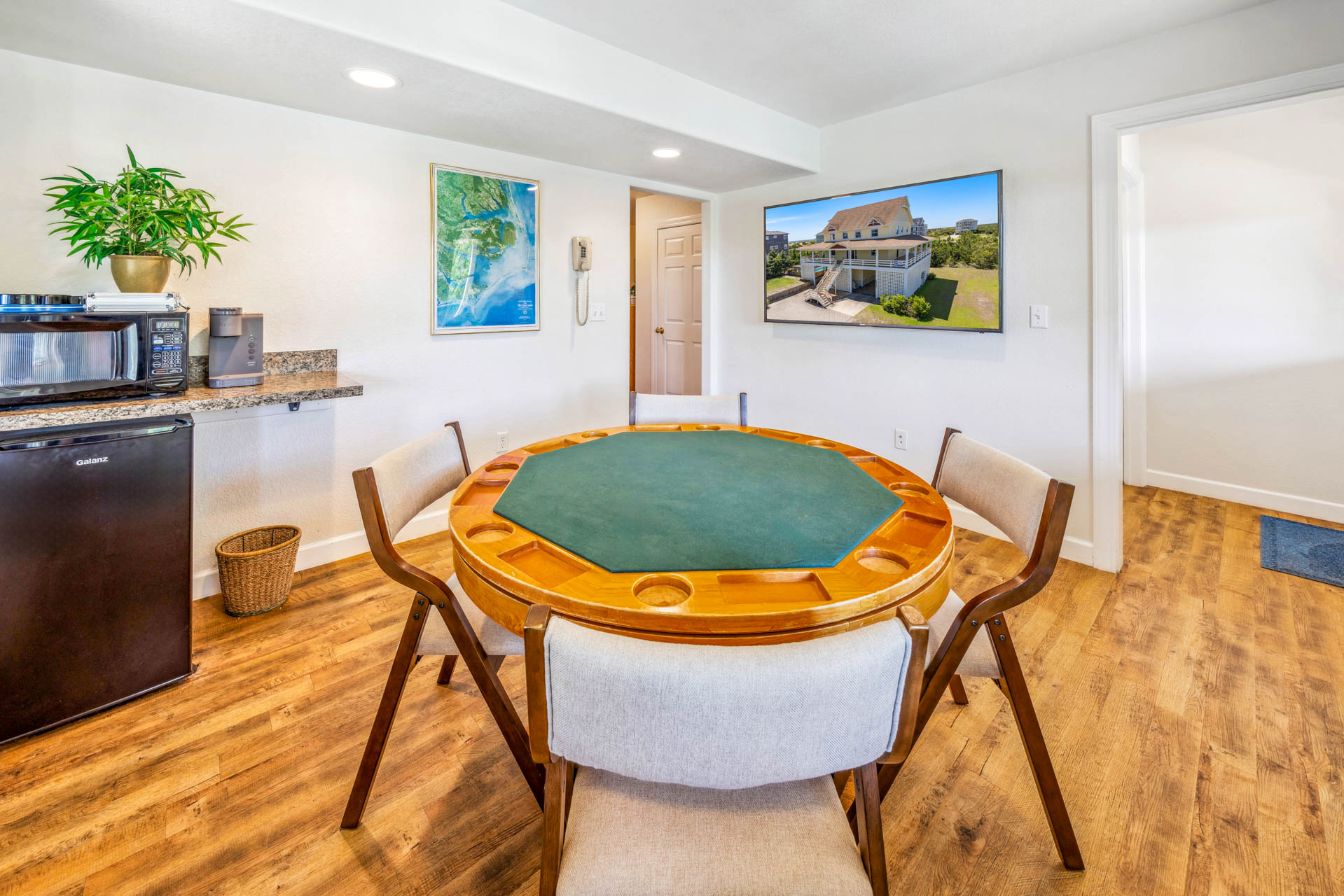Surf Or Sound Realty 660 Beach Music Game Room 2