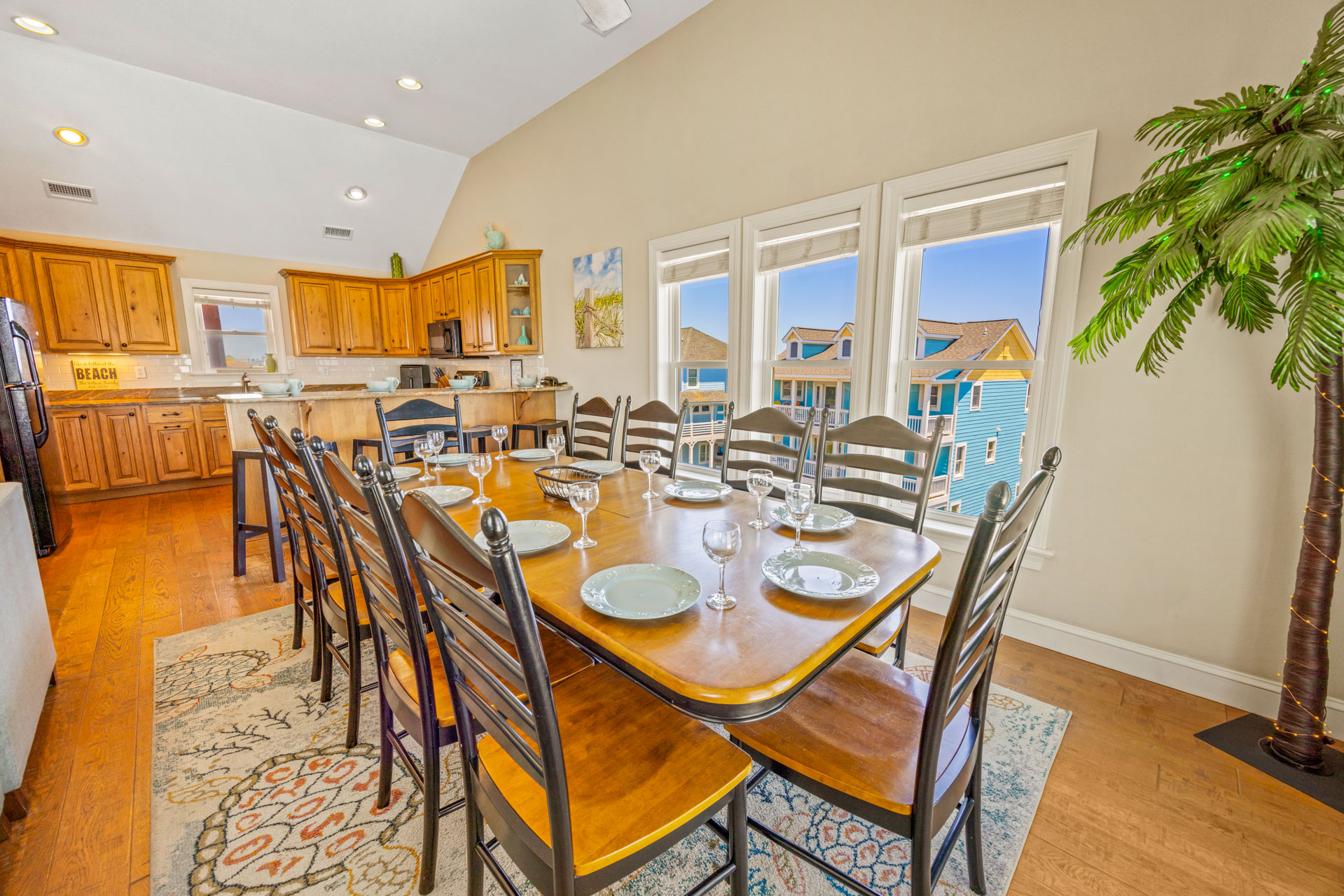Surf Or Sound Realty 542 Day Drinkin Dining Area 3