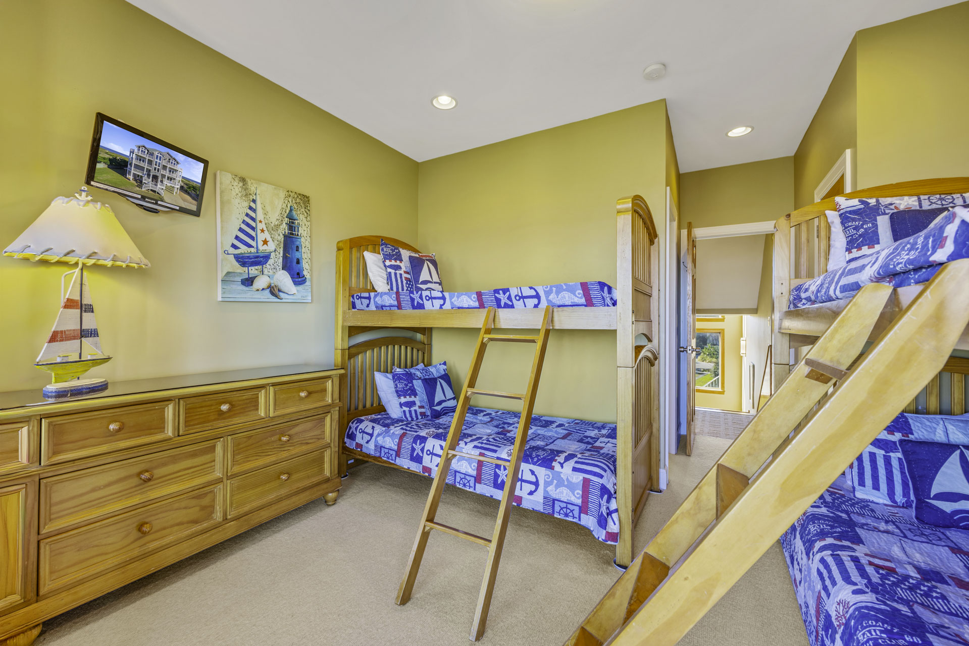 Surf Or Sound Realty 679 Sea Glass Bedroom 3