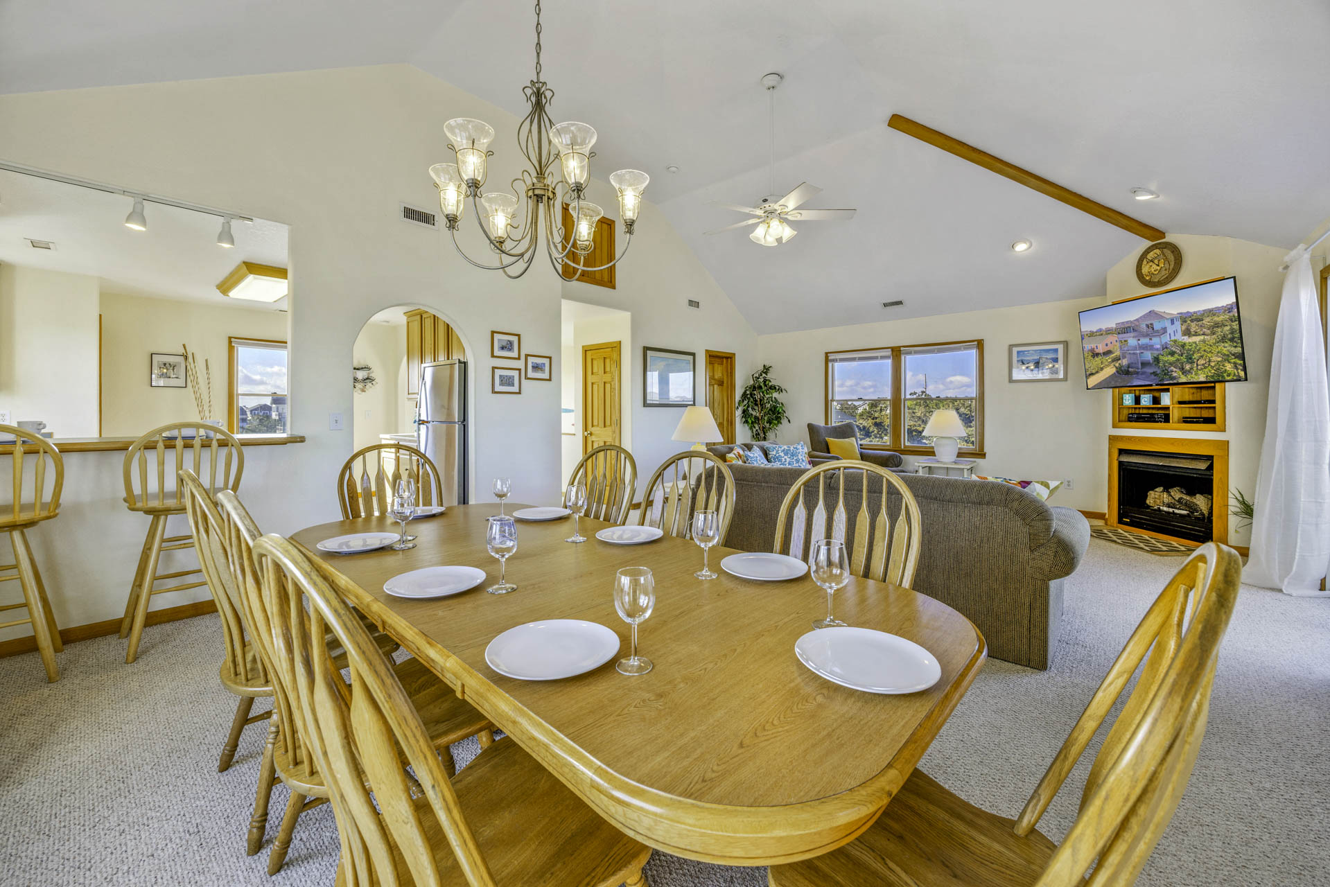 Surf Or Sound Realty 273 Salvo Vera Dining Area 2