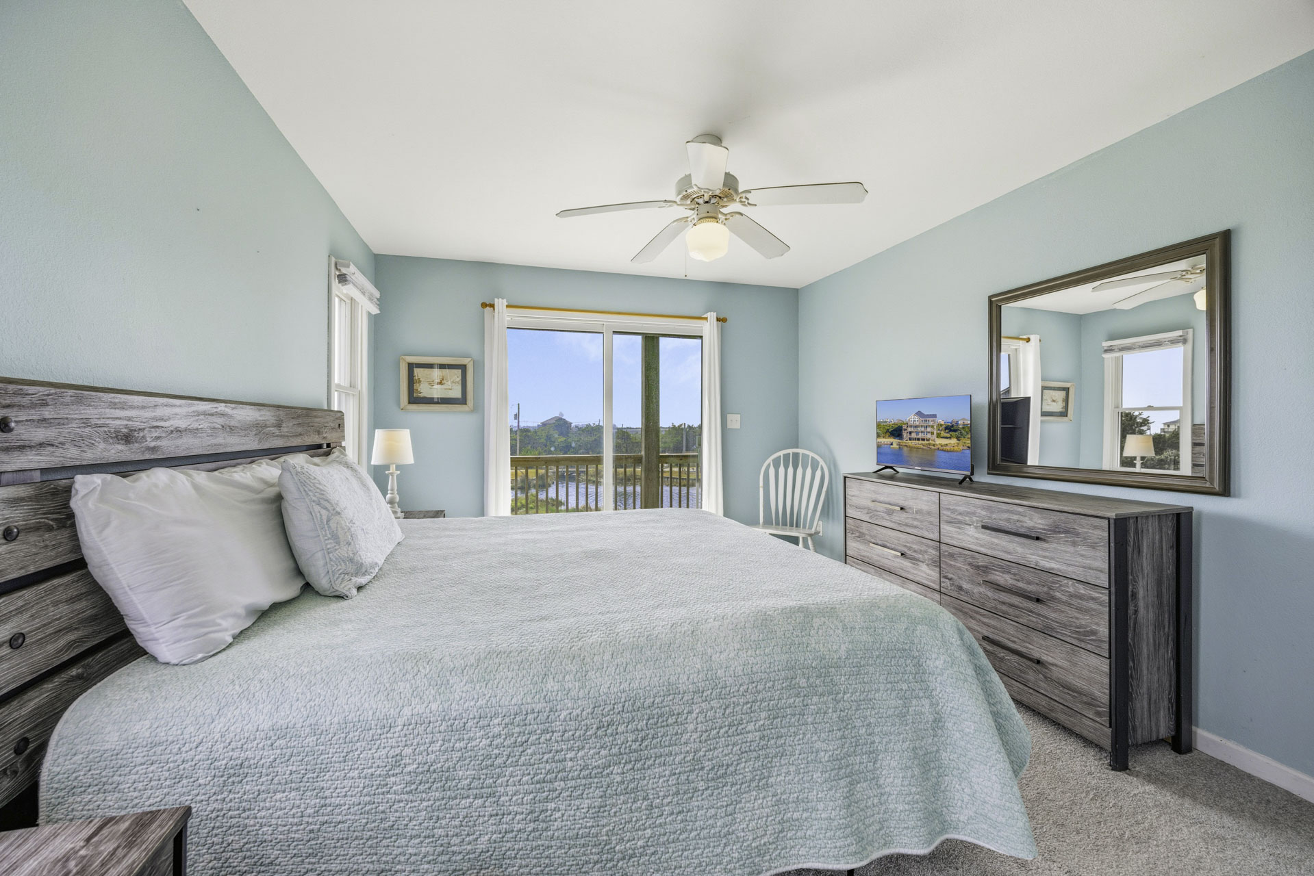 Surf Or Sound Realty 260 Gone With The Wind Bedroom 4 2