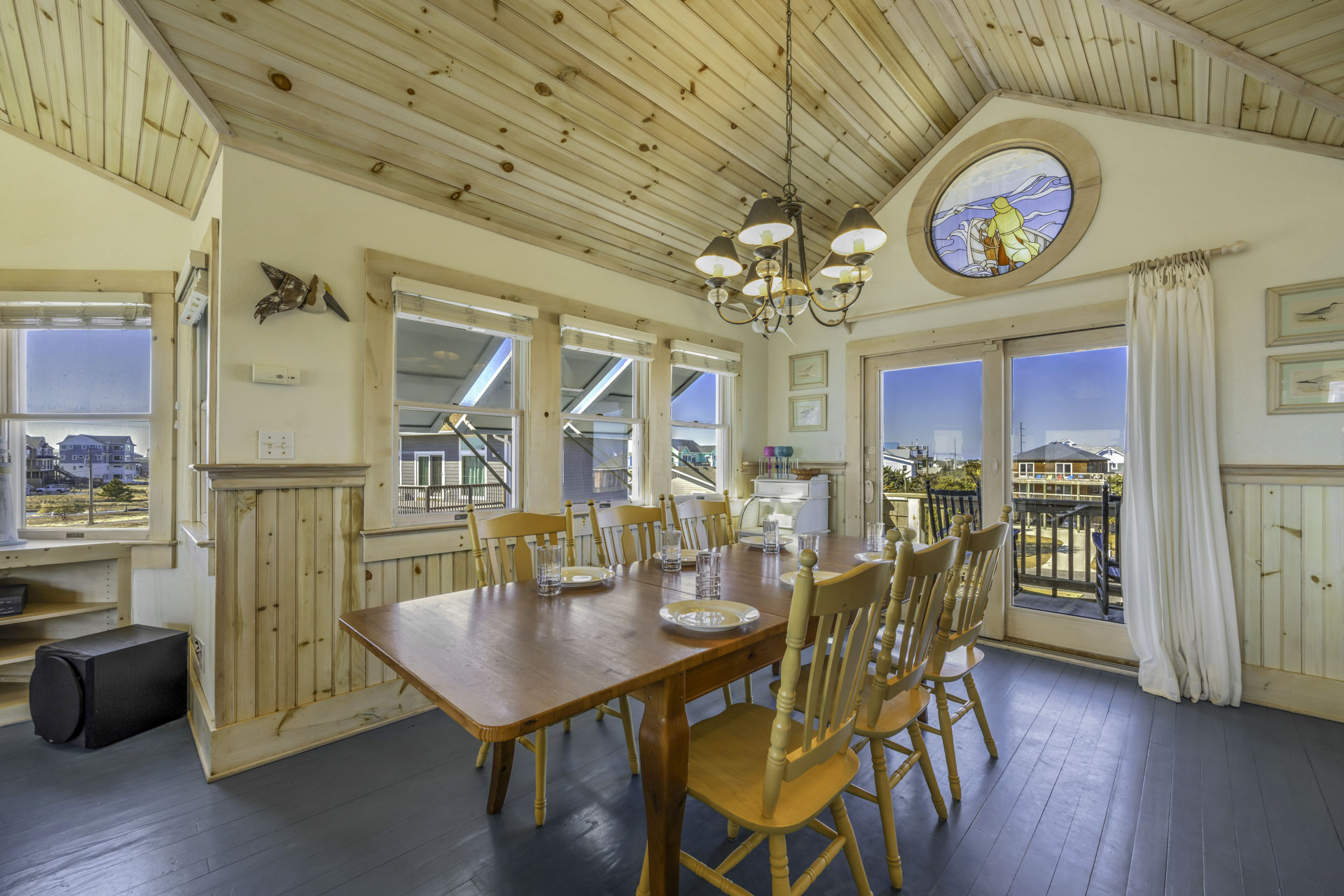 Surf Or Sound Realty 1232 Hatteras Memories Dining Area 4