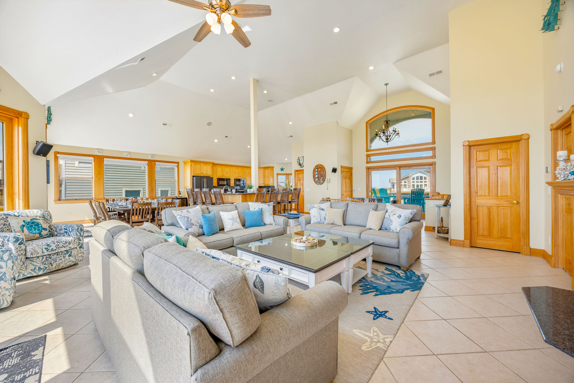 Surf Or Sound Realty 1145 Walkin On Sunshine Hatteras Great Room 1