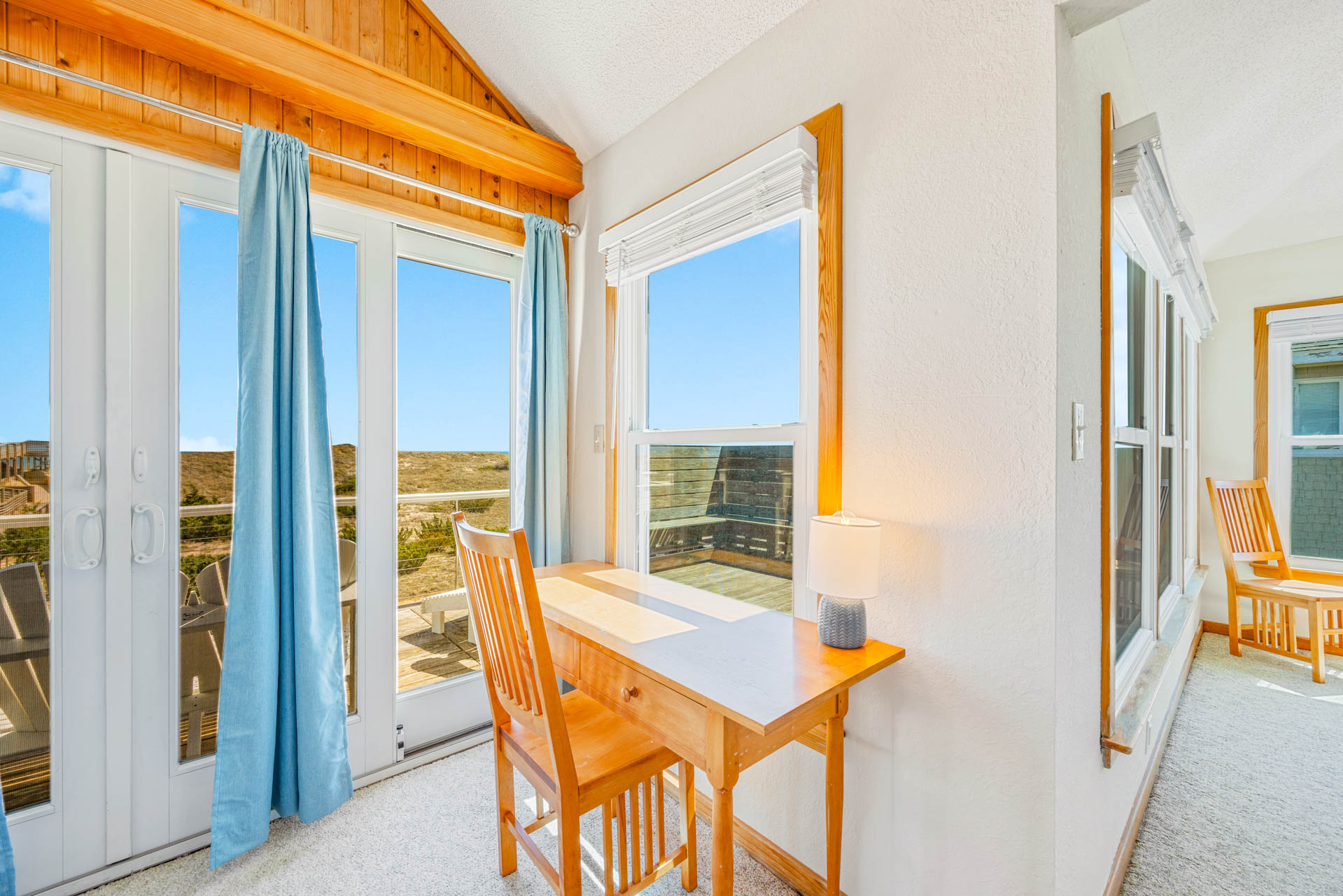 Surf Or Sound Realty 1208 Tranquil Waves Great Room 8