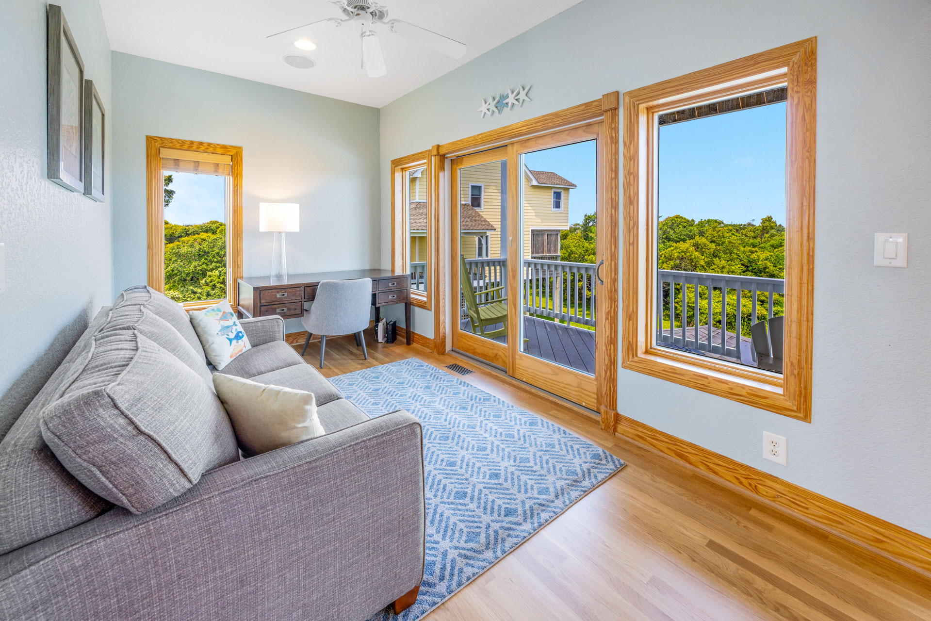 Surf Or Sound Realty 1067 Carolina Bliss Sitting Room 2