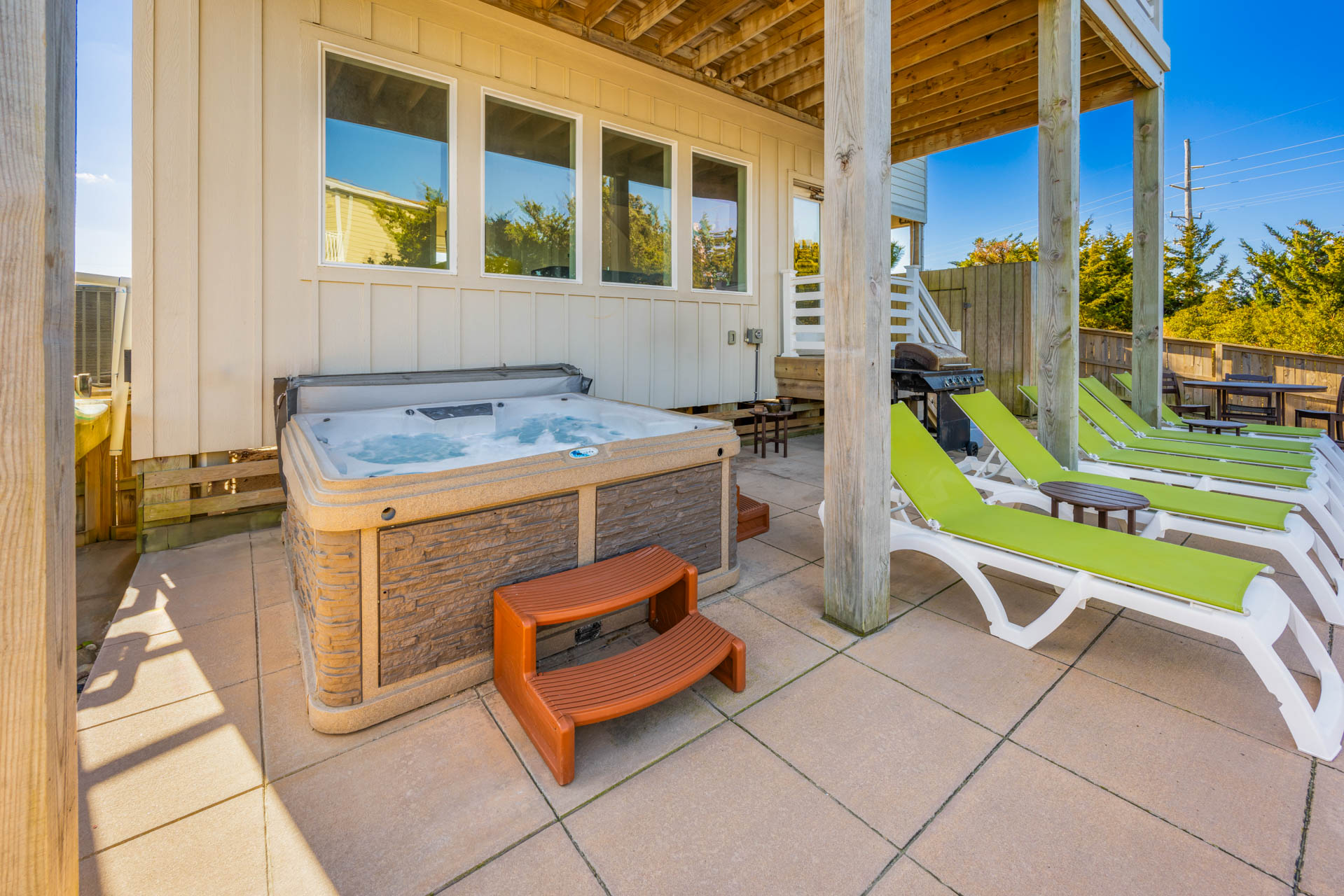 Surf Or Sound Realty 1219 Lunasea Hot Tub 1