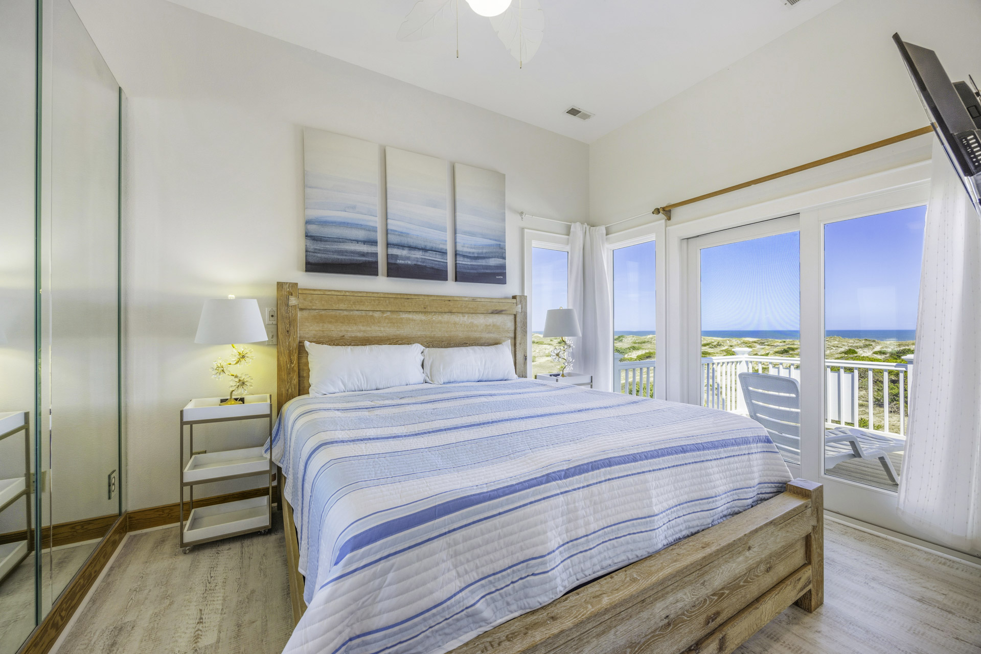 Surf Or Sound Realty 1040 Dolphins Watch Bedroom 1 1