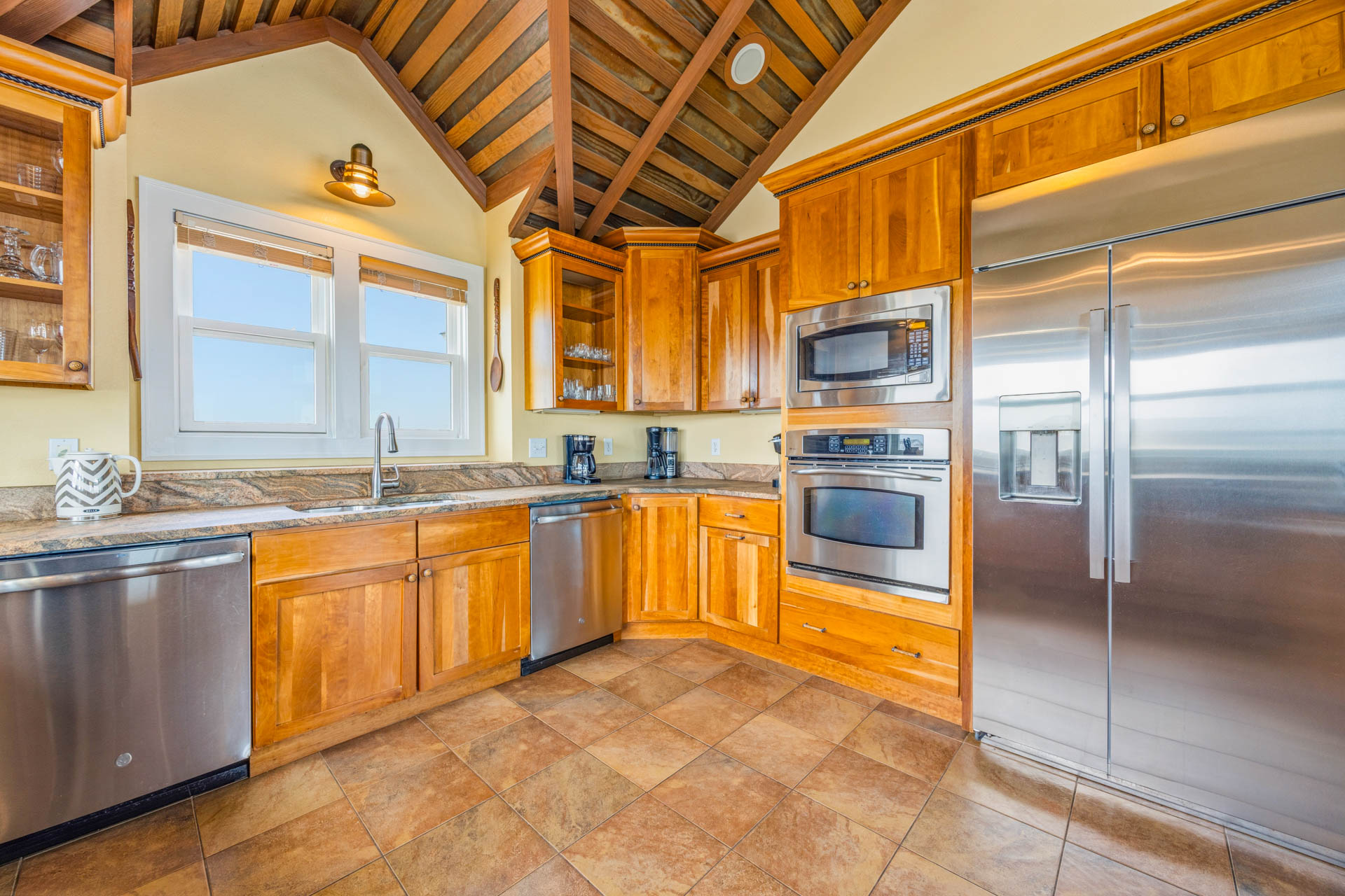 Surf Or Sound Realty 957 Coral Breeze Kitchen 3