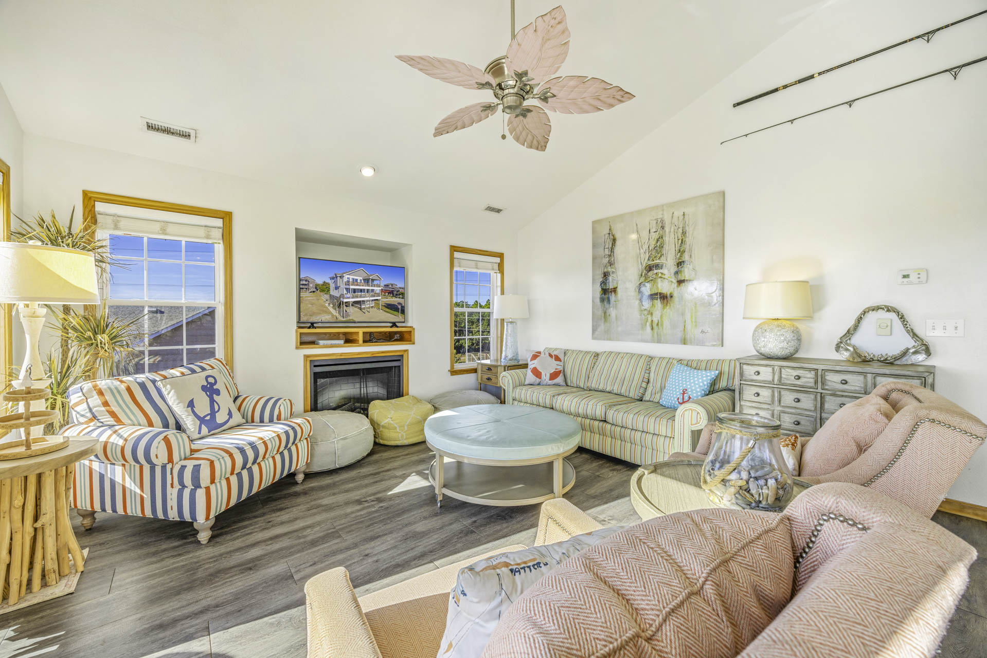 Surf Or Sound Realty 476 Changes In Attitude Great Room 3