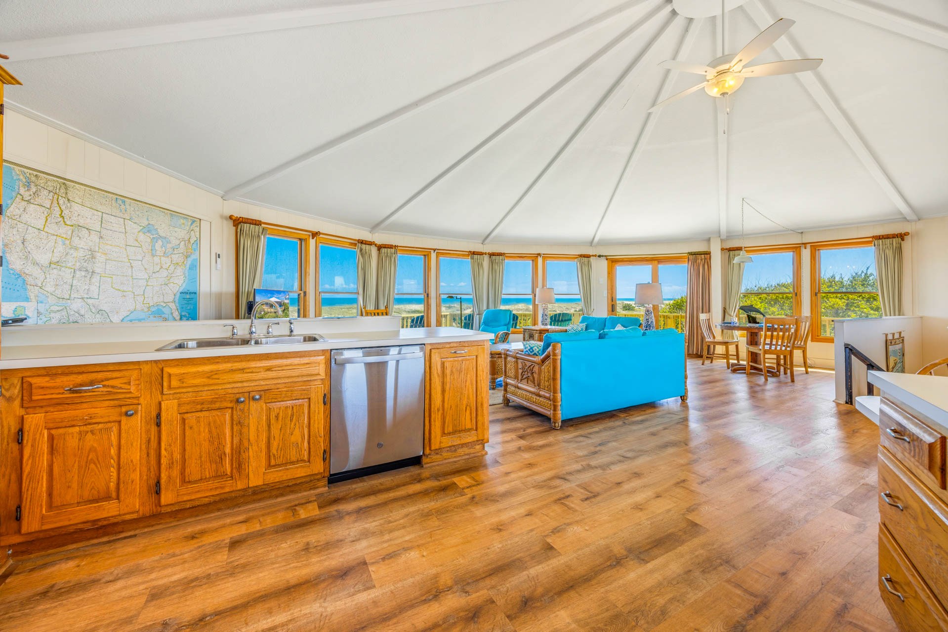 Surf Or Sound Realty 914 Cottage On The Dune Kitchen 5