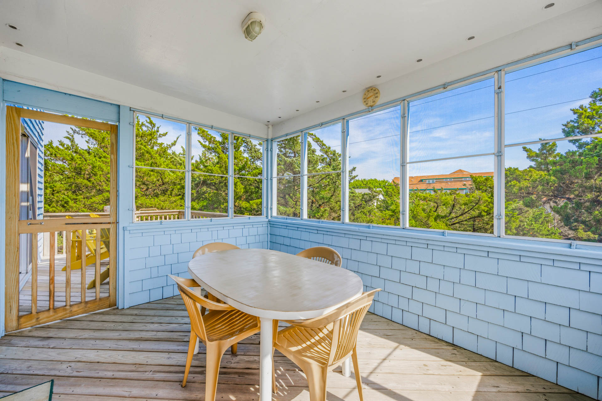 Surf Or Sound Realty 1252 Tern Inn Screened Porch