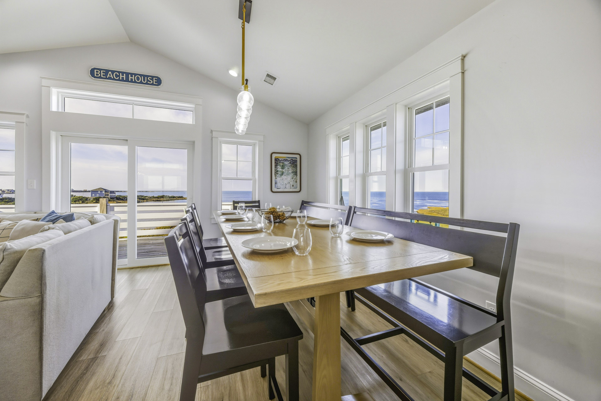 Surf Or Sound Realty 1000 Bellavues Dining Area 4