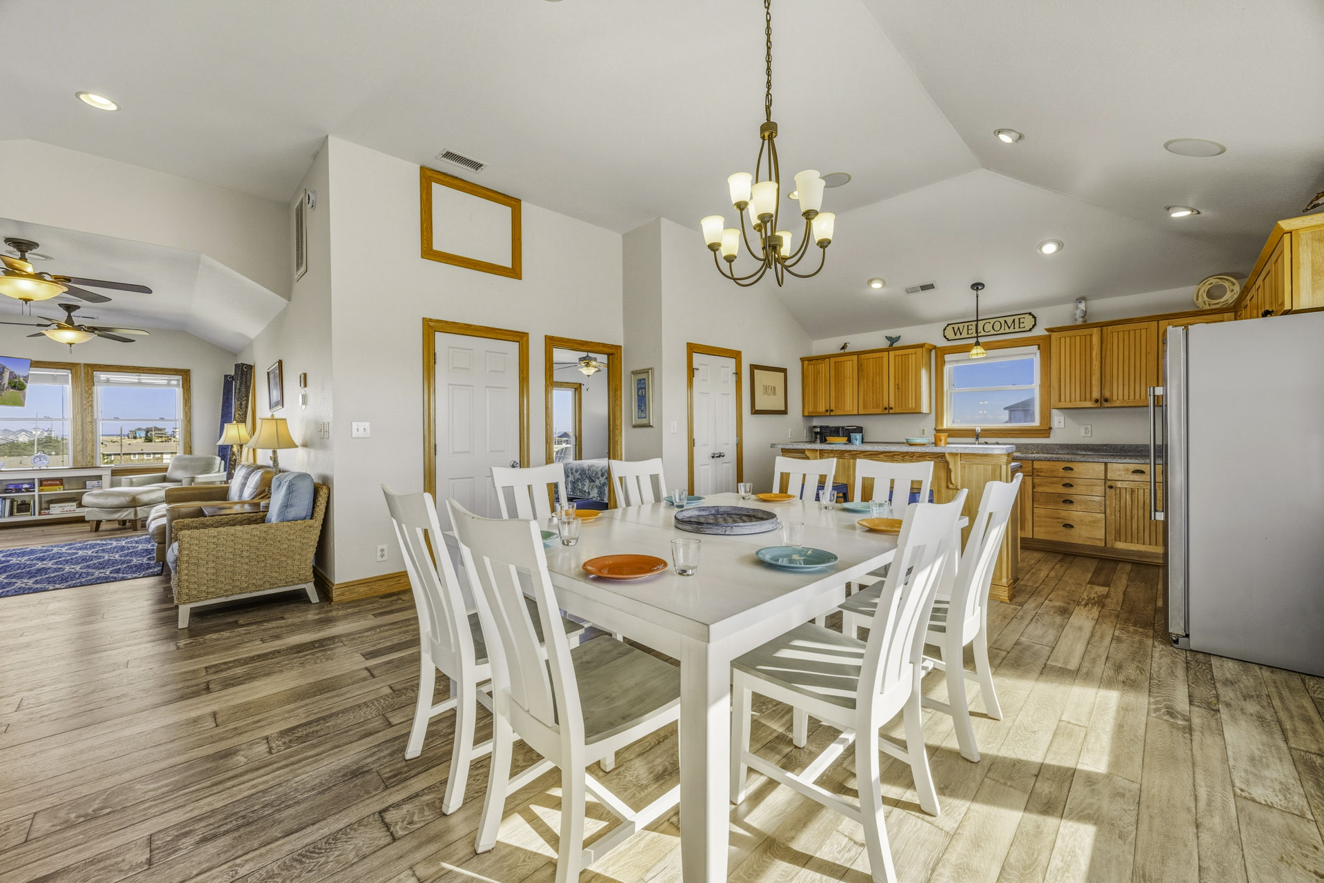 Surf Or Sound Realty 1233 High Tide Haven Dining Area 4