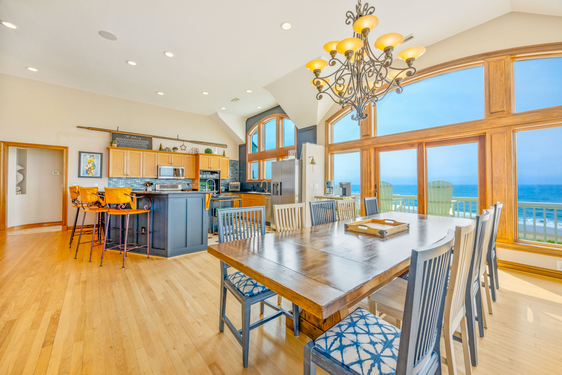 Surf Or Sound Realty 1248 Worth The Wait Dining Area 2