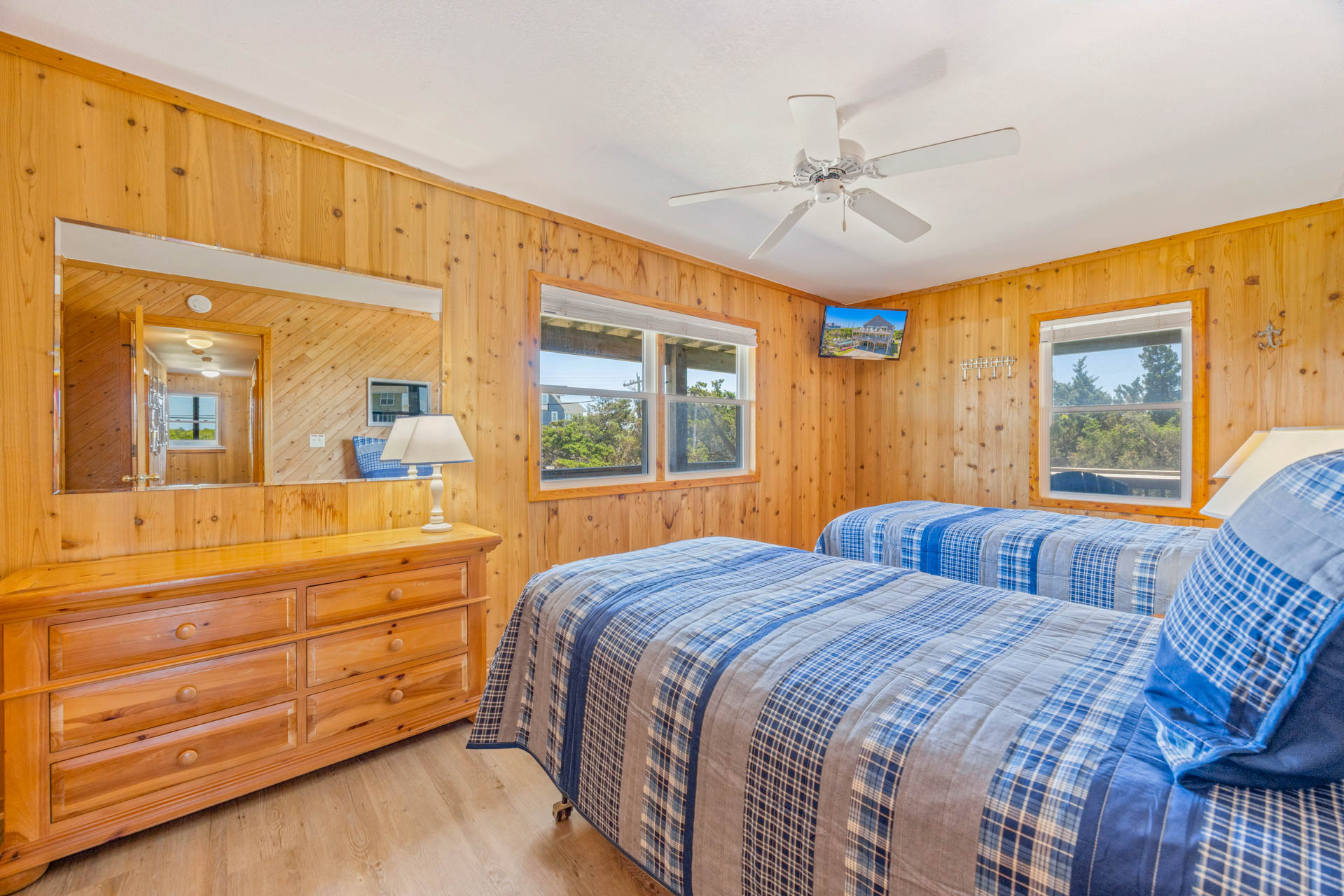 Surf Or Sound Realty 1144 The Sandy House Bedroom 5 1