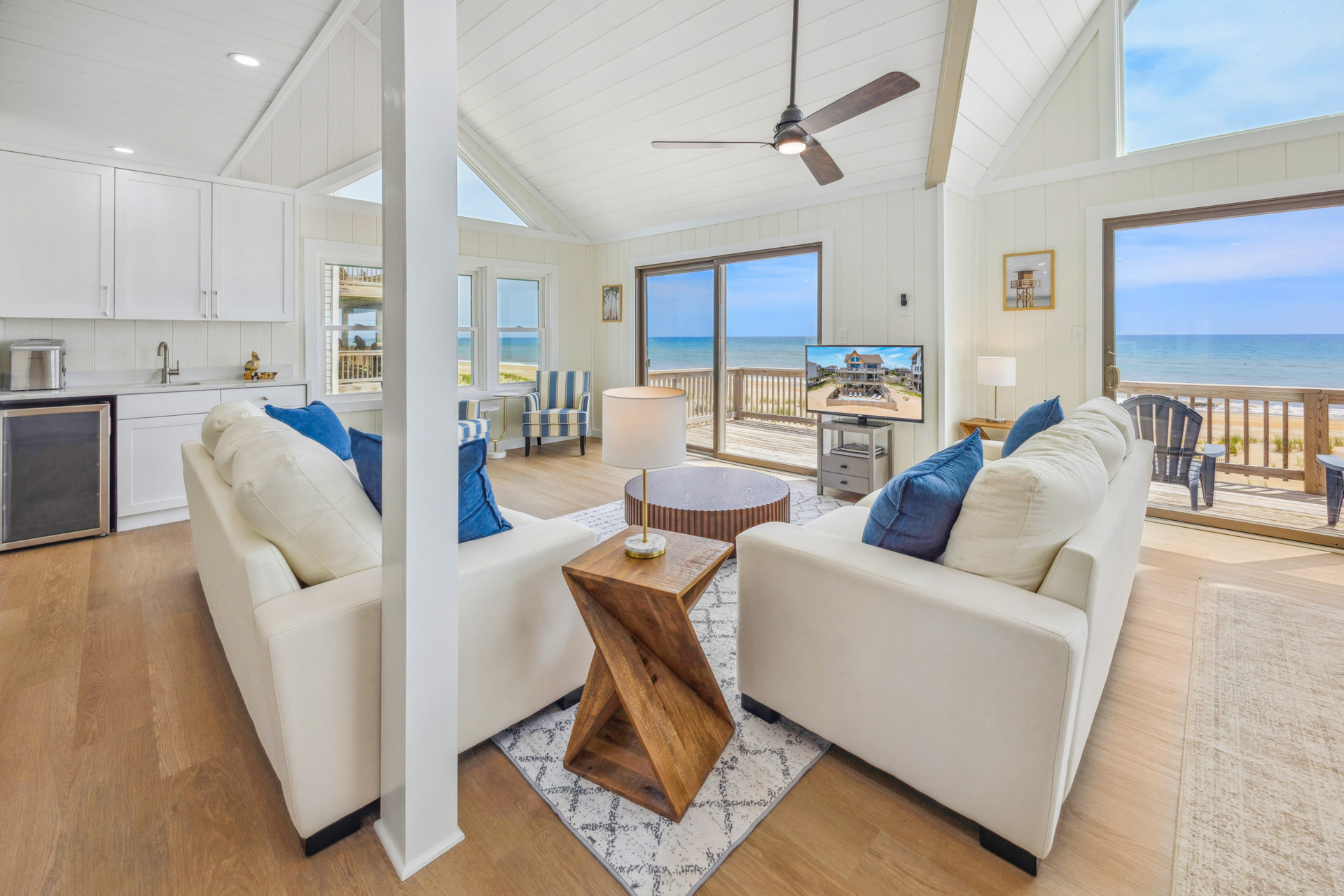 Surf Or Sound Realty 1214 Dream Gables Great Room 2