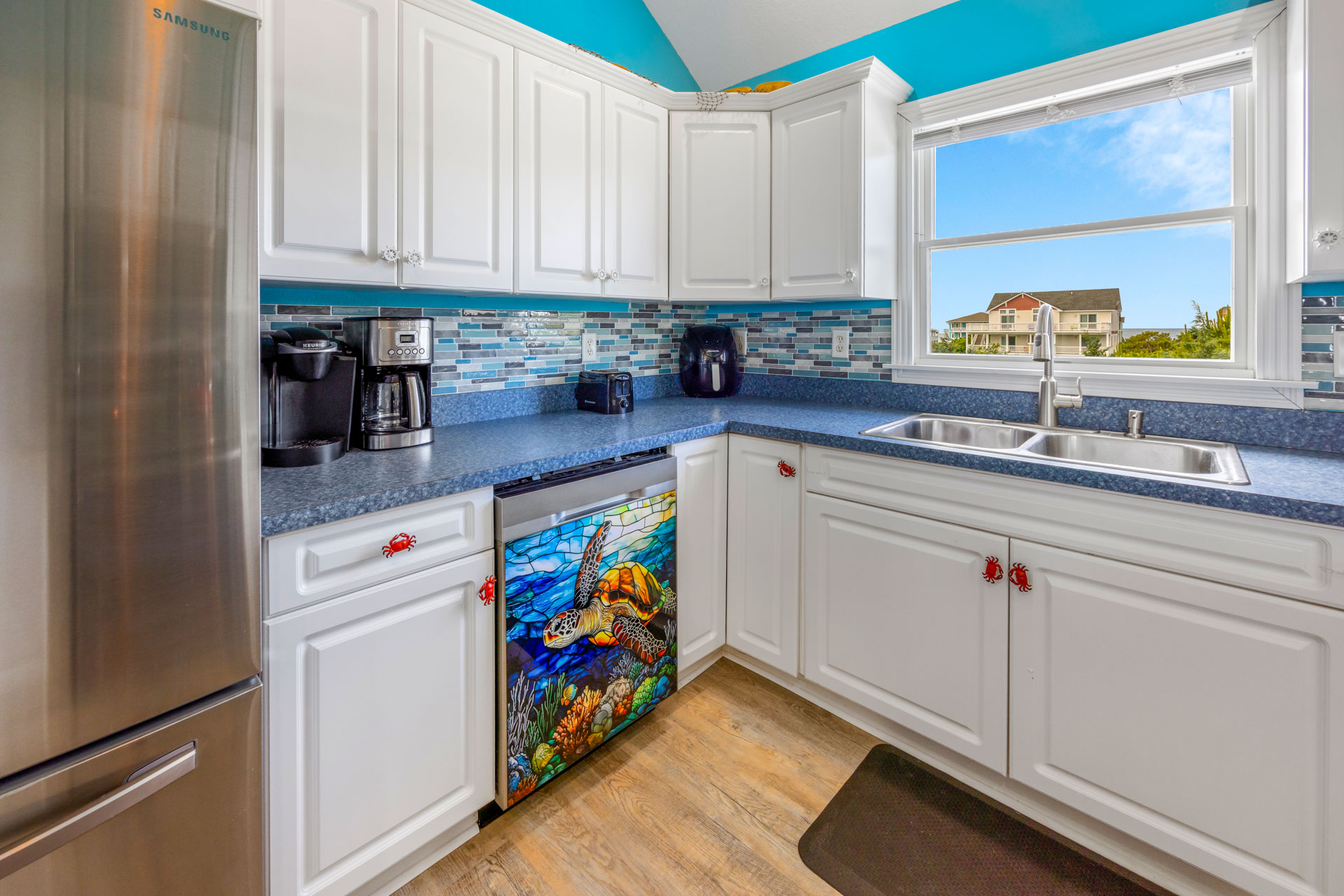 Surf Or Sound Realty 452 Isle Be Breezy Kitchen 3