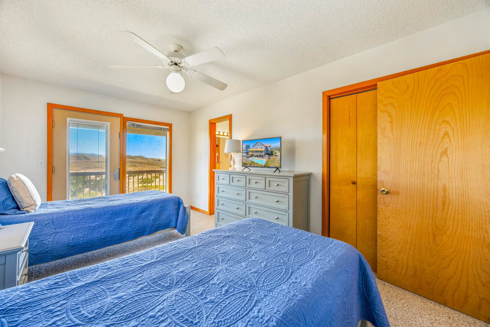 Surf Or Sound Realty 1041 Big Wednesday Bedroom 3 2