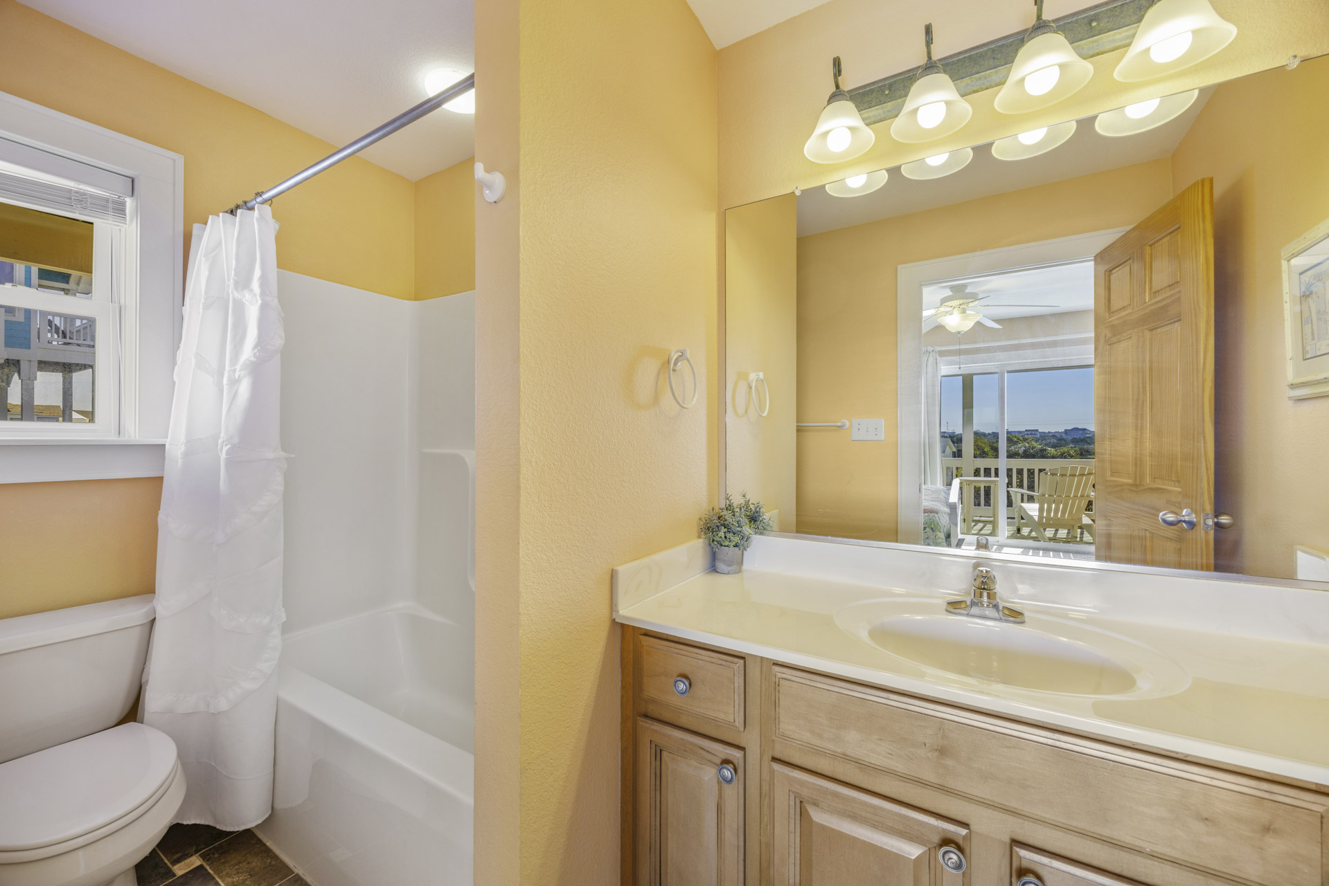 Surf Or Sound Realty 499 Jamaican Me Happy Bedroom 2 3