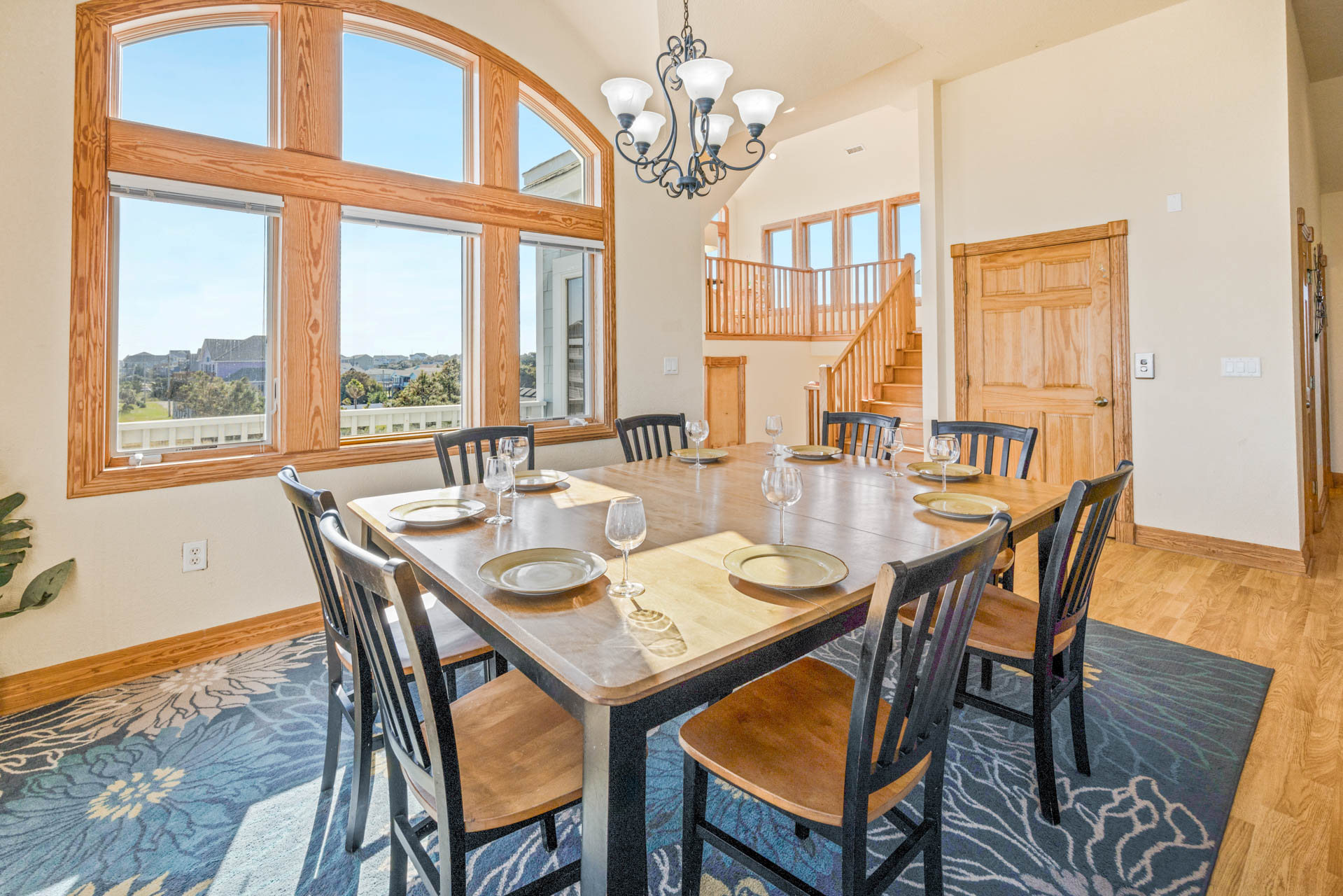 Surf Or Sound Realty 612 Yellowfin Dining Area 3