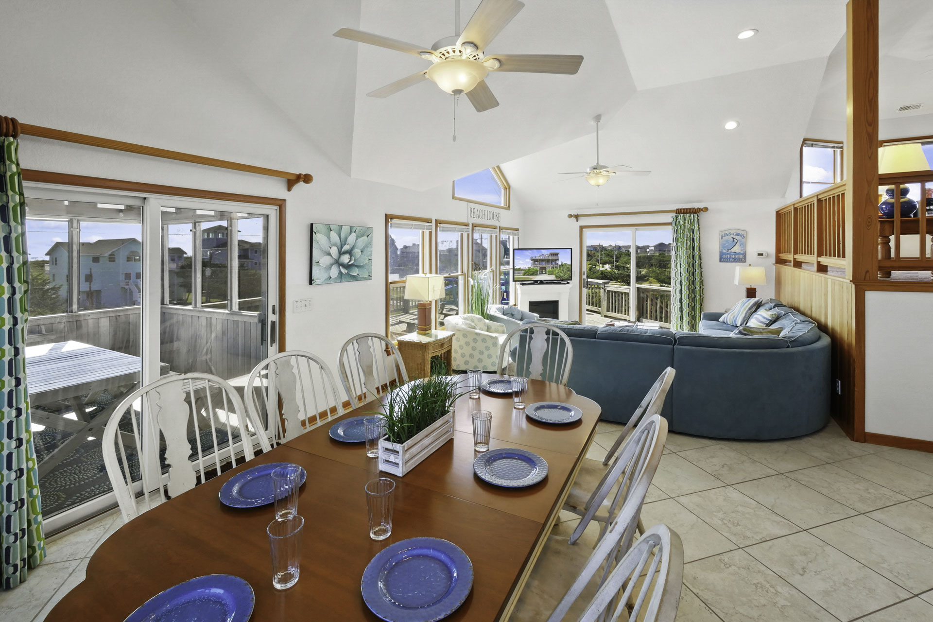 Surf Or Sound Realty 1243 September Breeze Dining Area 2