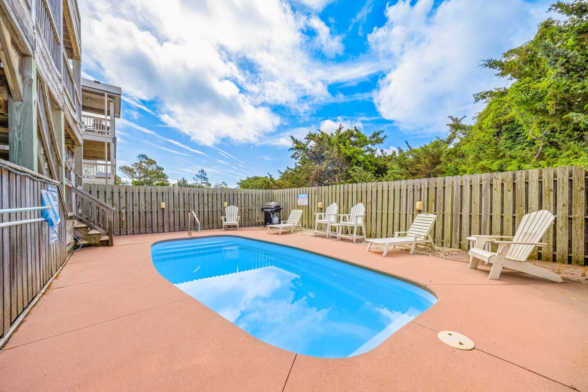 Surf Or Sound Realty 458 Waves Daze Pool Area 2