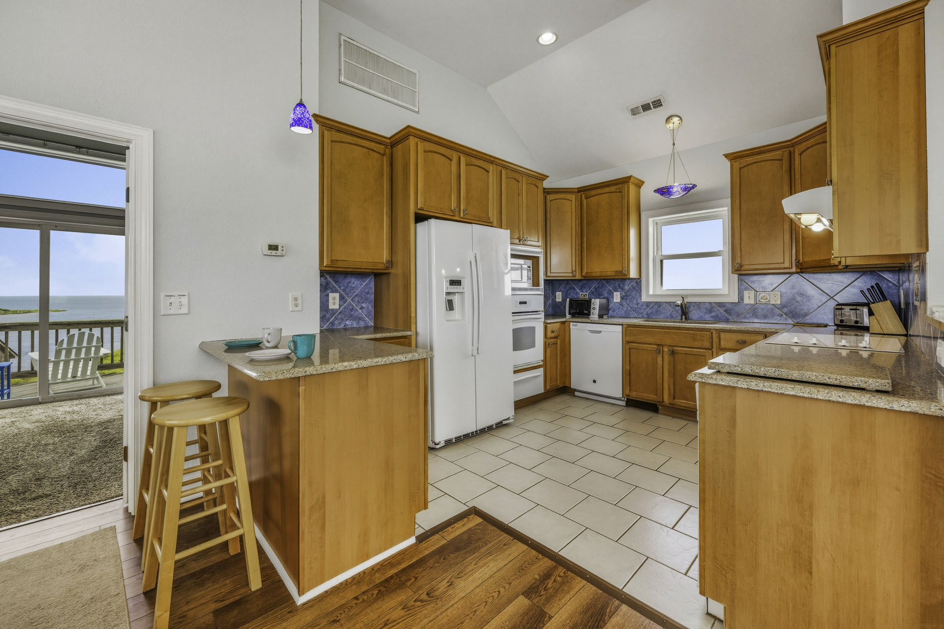 Surf Or Sound Realty 1070 Hatteras Comfort Kitchen 1