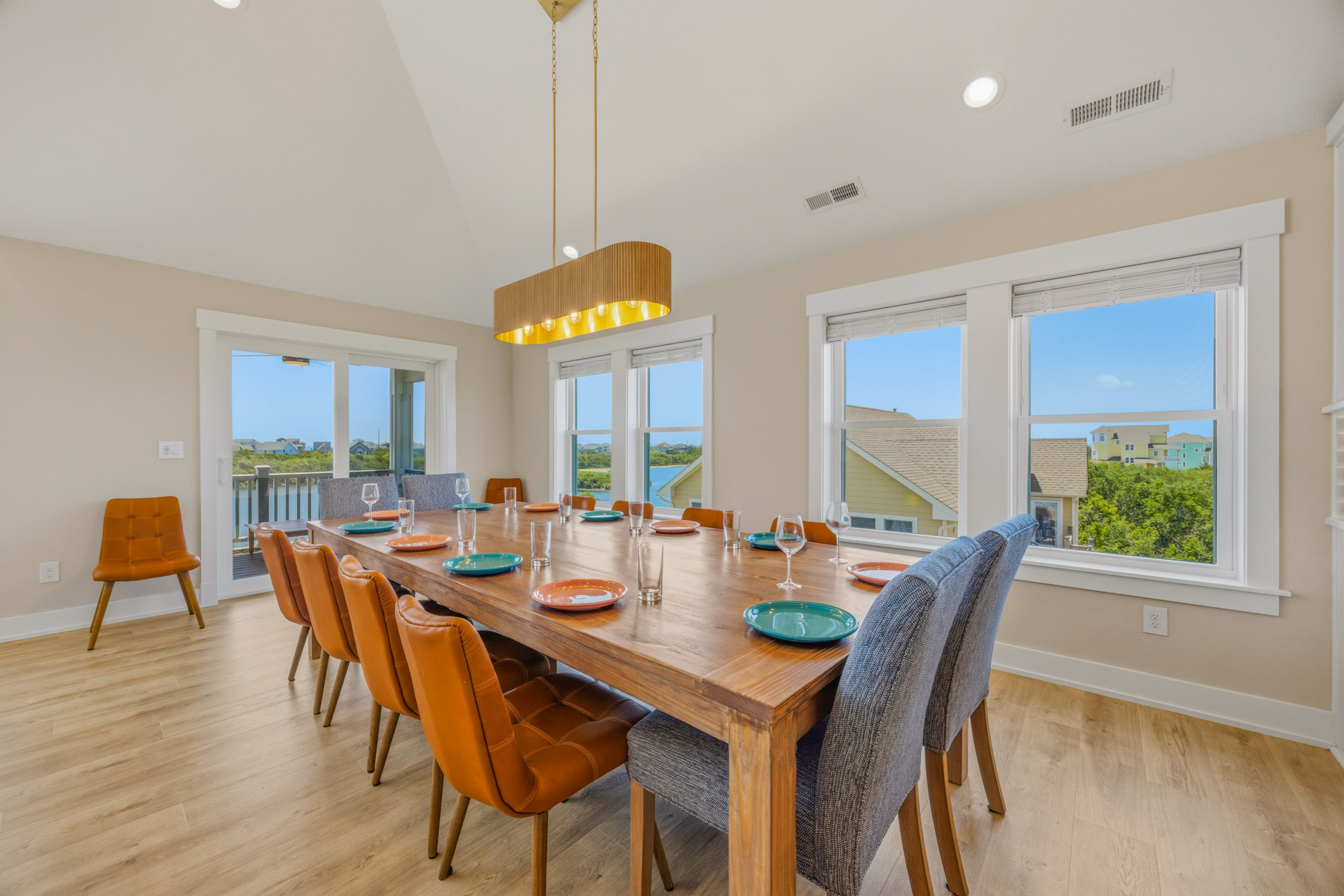 Surf Or Sound Realty 1225 Castaway Cove Dining Area 1