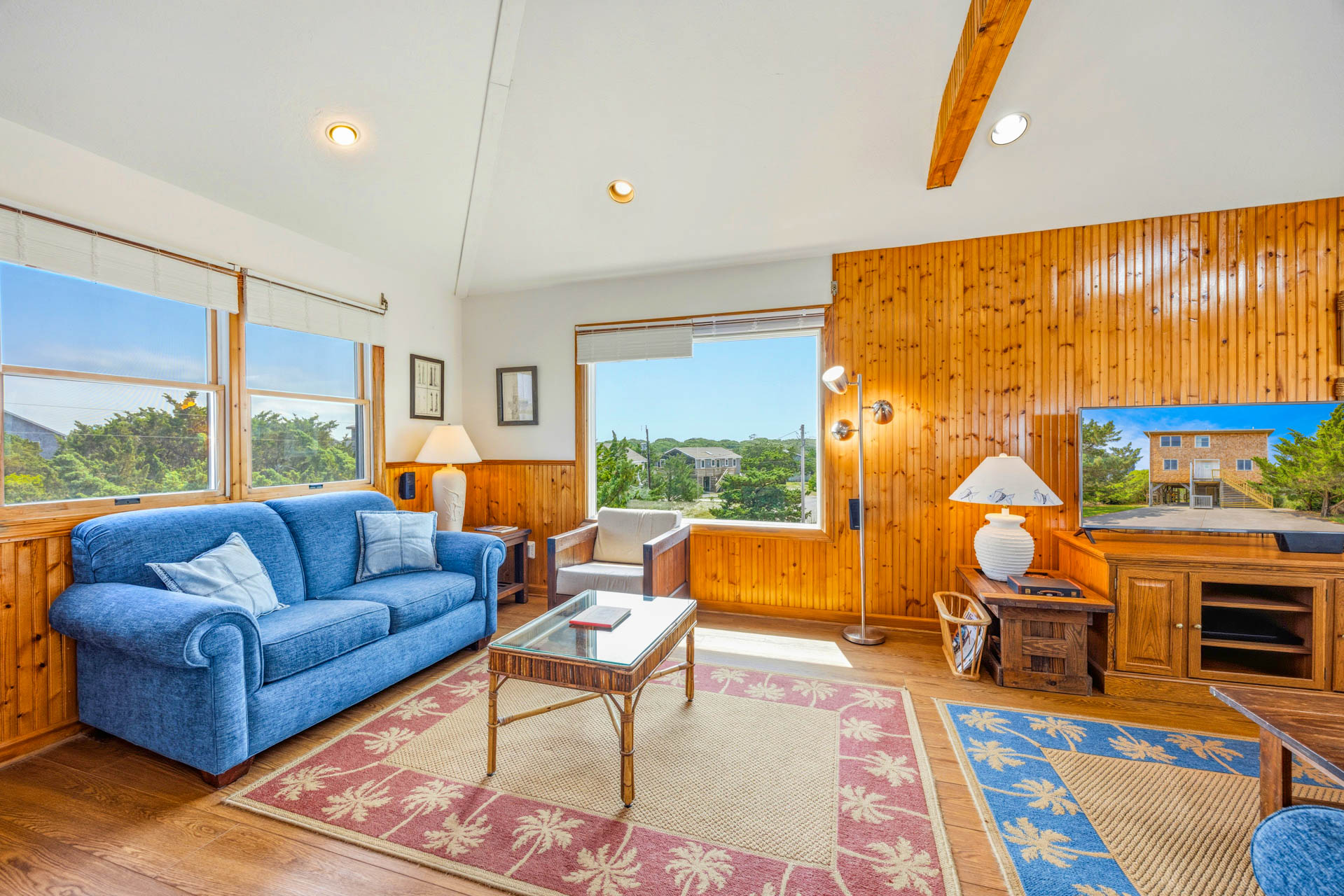 Surf Or Sound Realty 824 Sun Kist Great Room 2