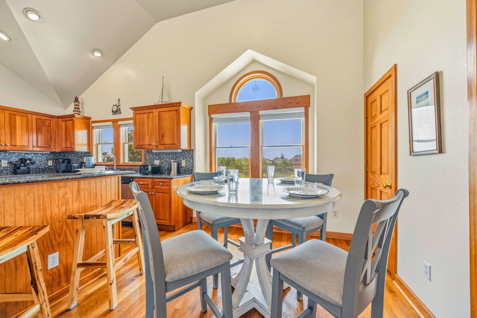 Surf Or Sound Realty 1259 The Annapolitan Dining Area 1