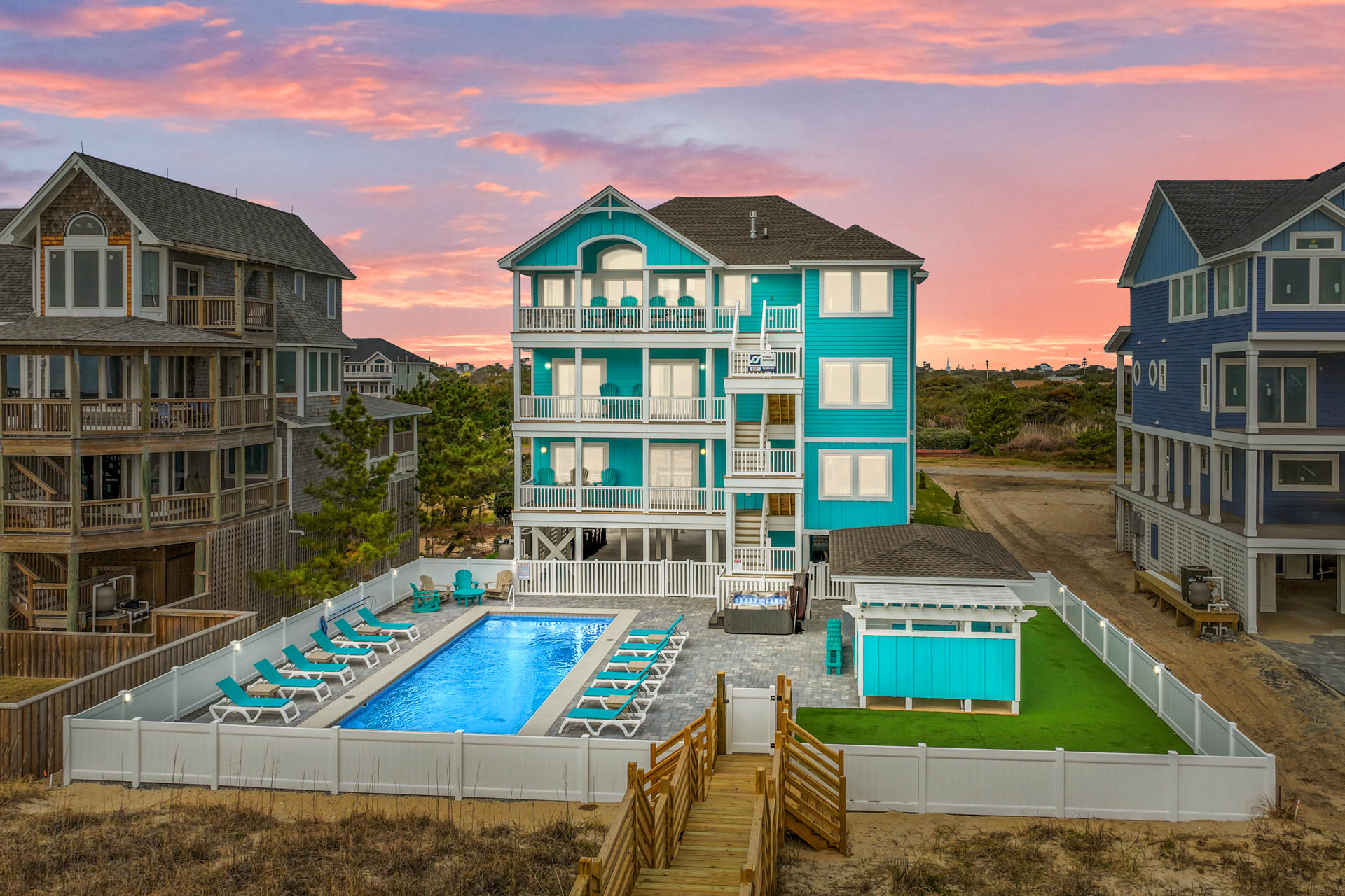 Hatteras Holiday - #1093