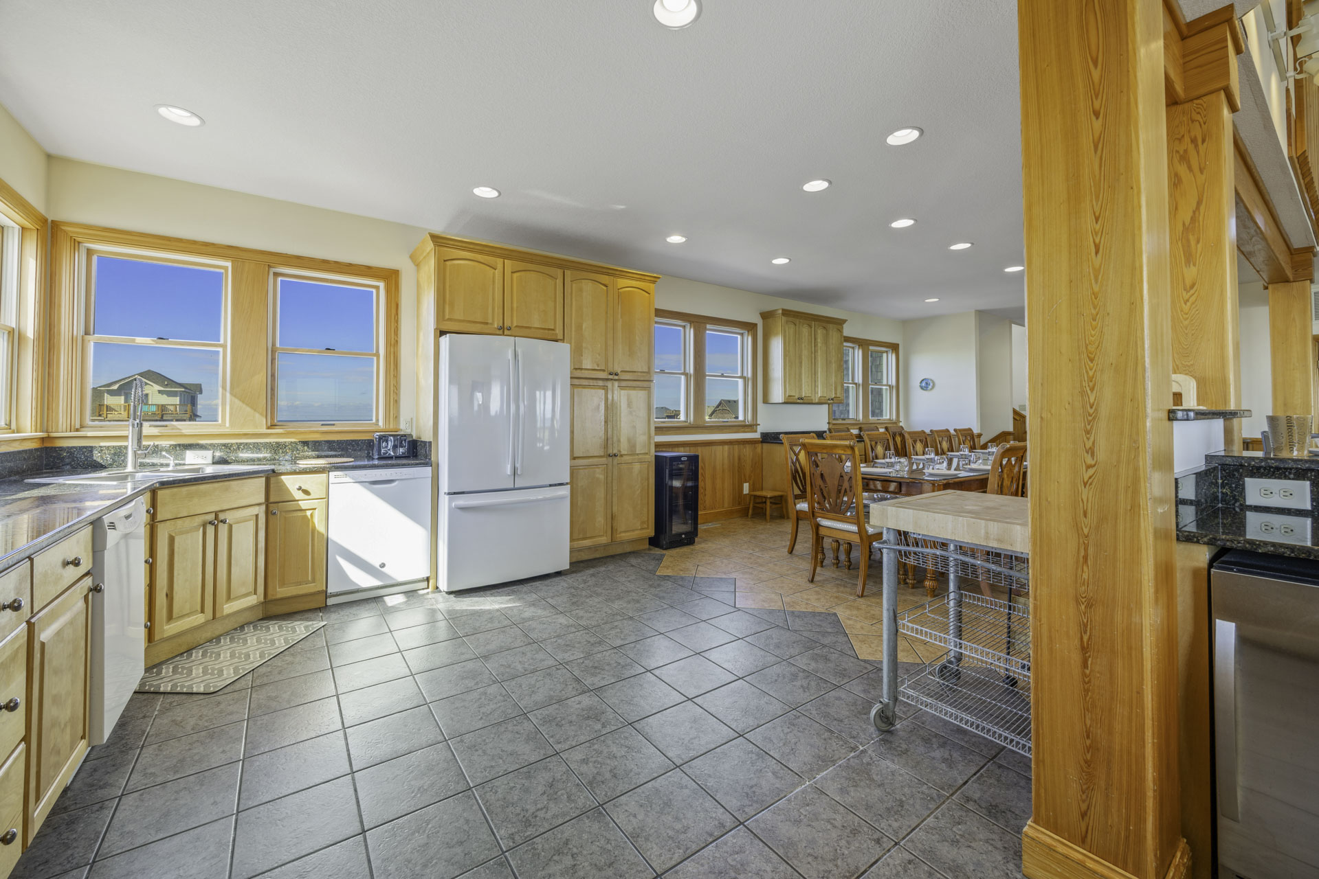 Surf Or Sound Realty 369 Sea Mist Kitchen 1