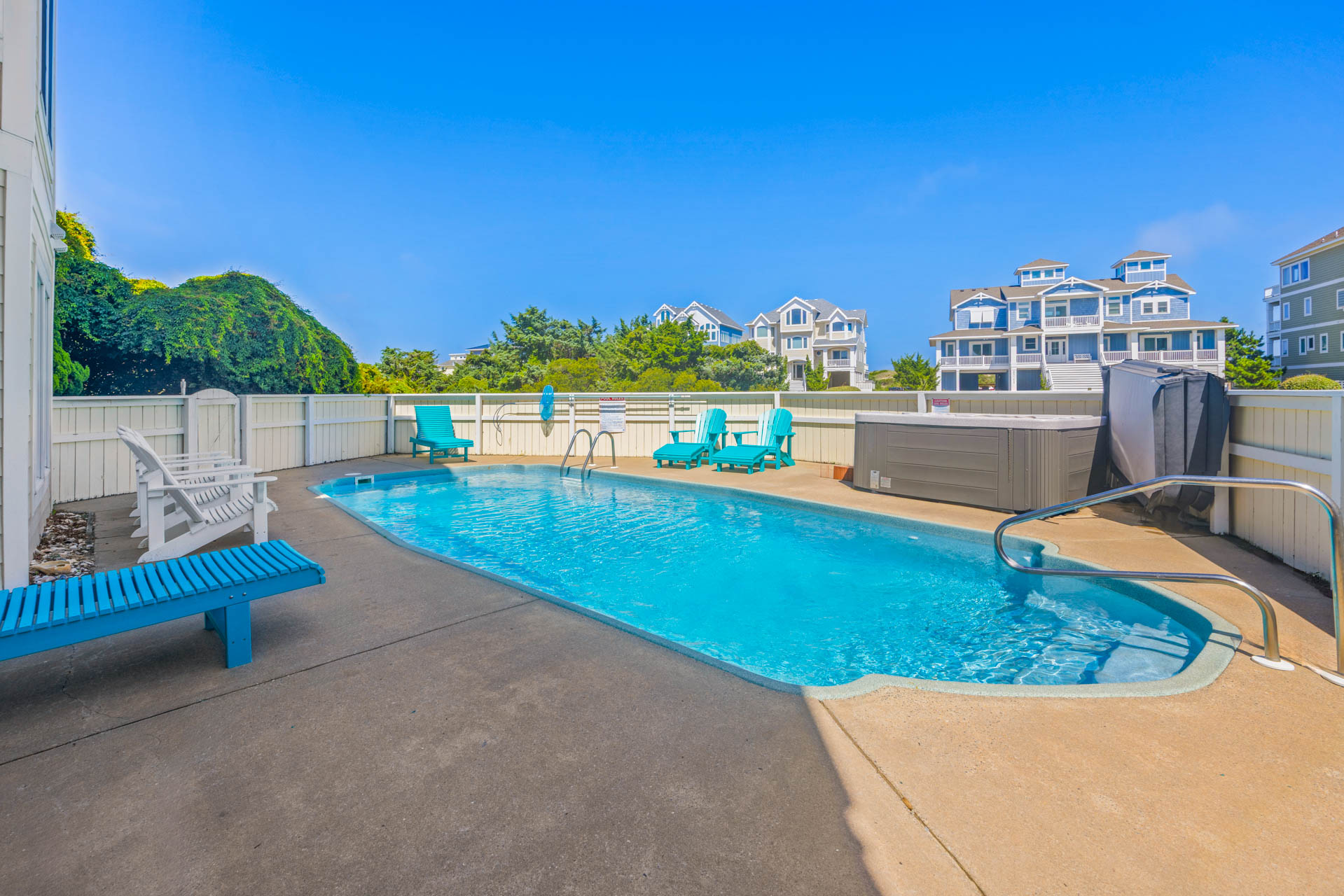 Surf Or Sound Realty 789 Ocean Isle Pool Area 4