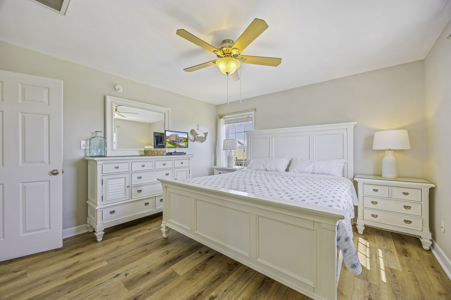 Surf Or Sound Realty 1236 Peace Of Paradise Bedroom 1 2