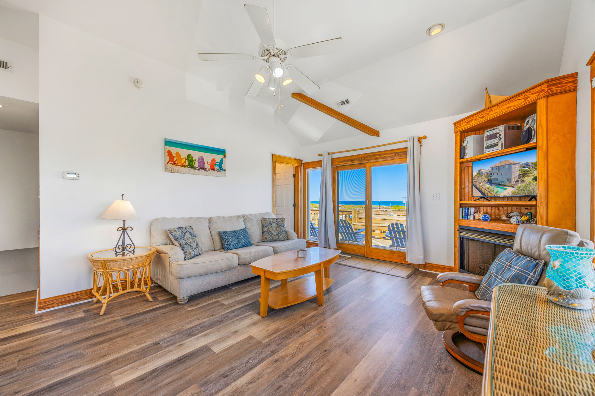 Surf Or Sound Realty 870 Two Sons Great Room 2