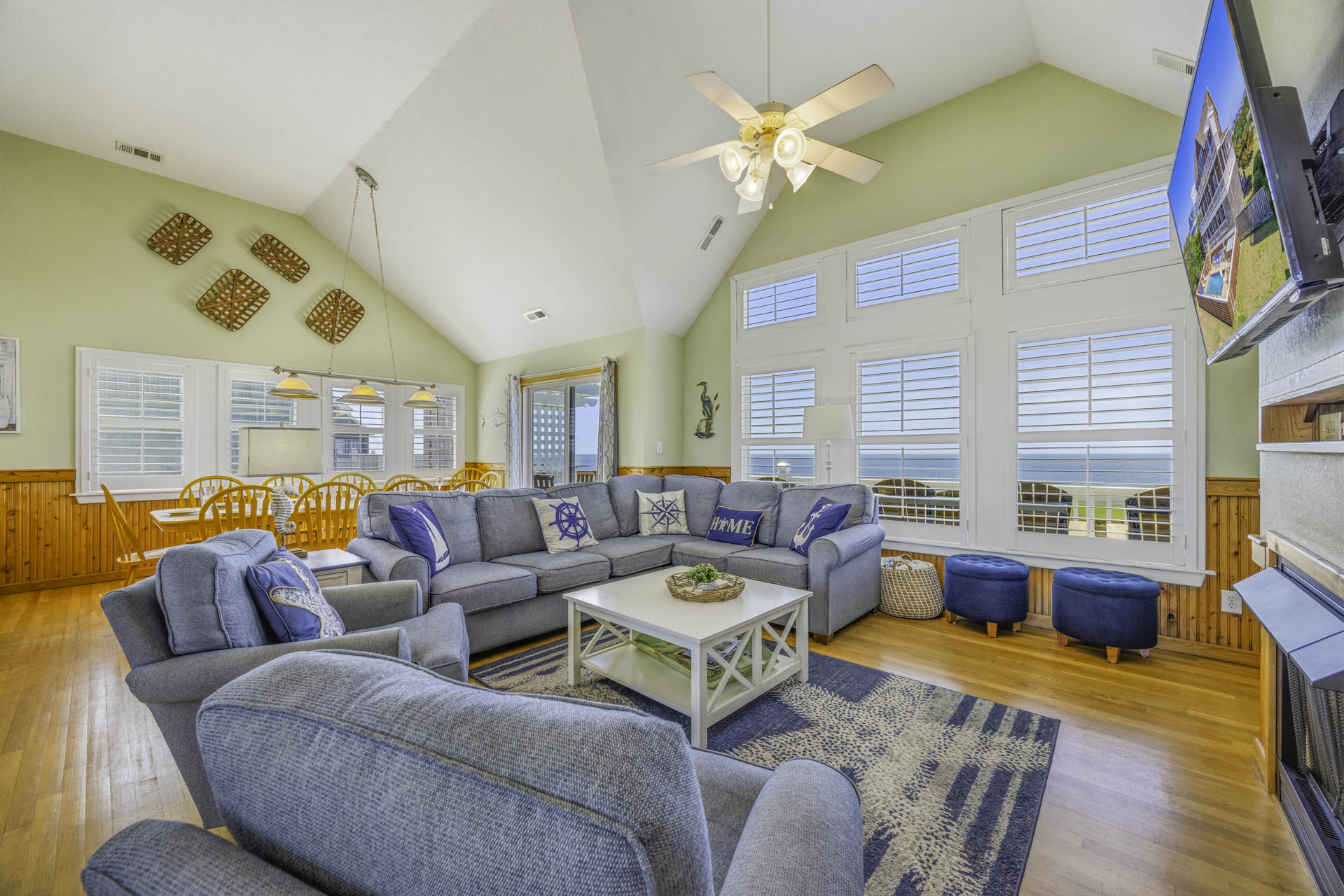 Surf Or Sound Realty 339 Salvo Sunsets Great Room 4